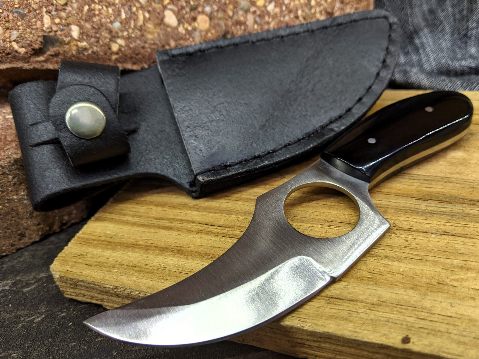 Hunting Skinner Knife Buffalo Horn Handle Full Tang w/ Leather Sheath 6 in.