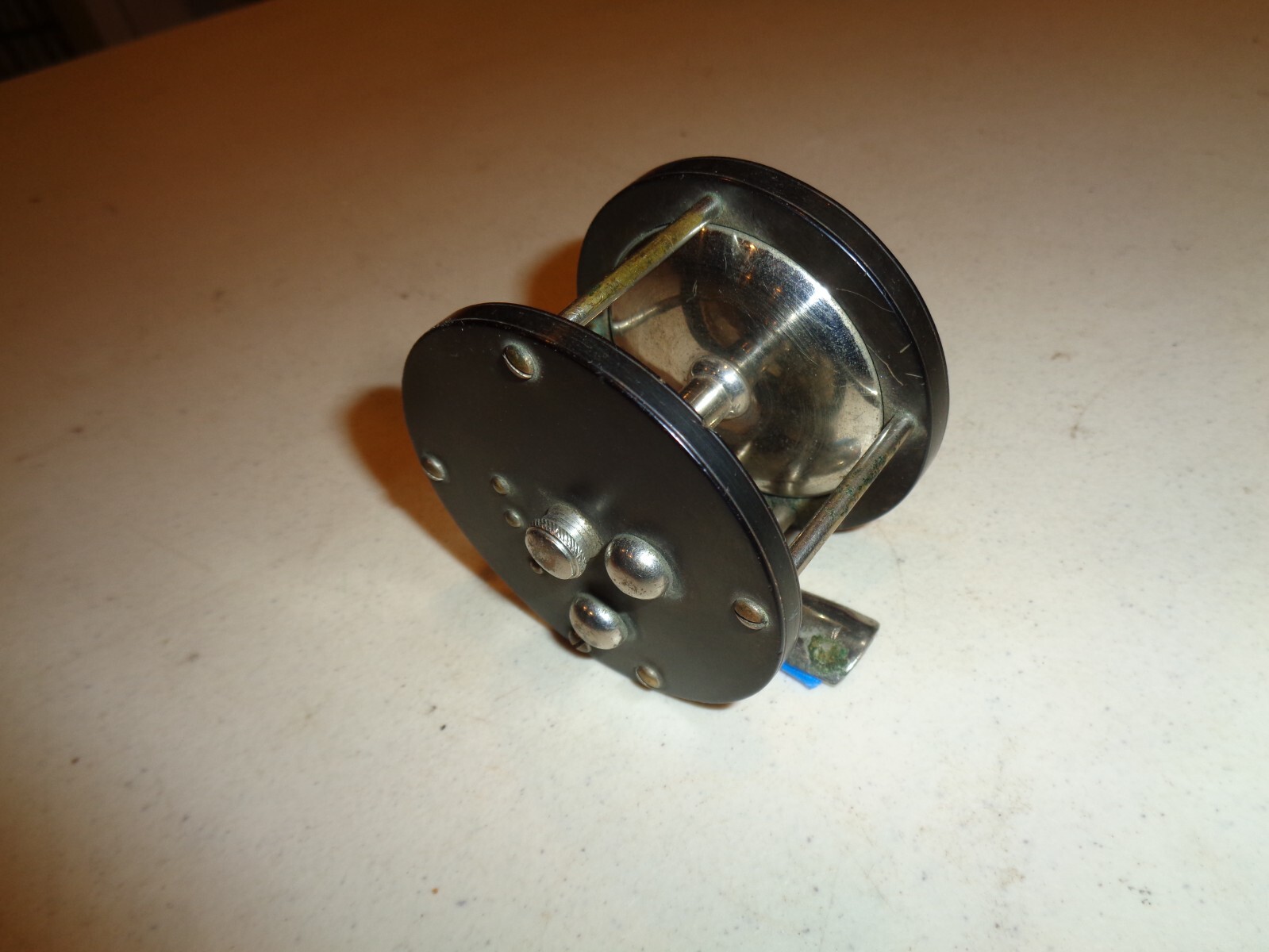 Vintage Unknown Bakelite, Hard Rubber Casting Reel 100 yd., Black, RH, Kosmic?