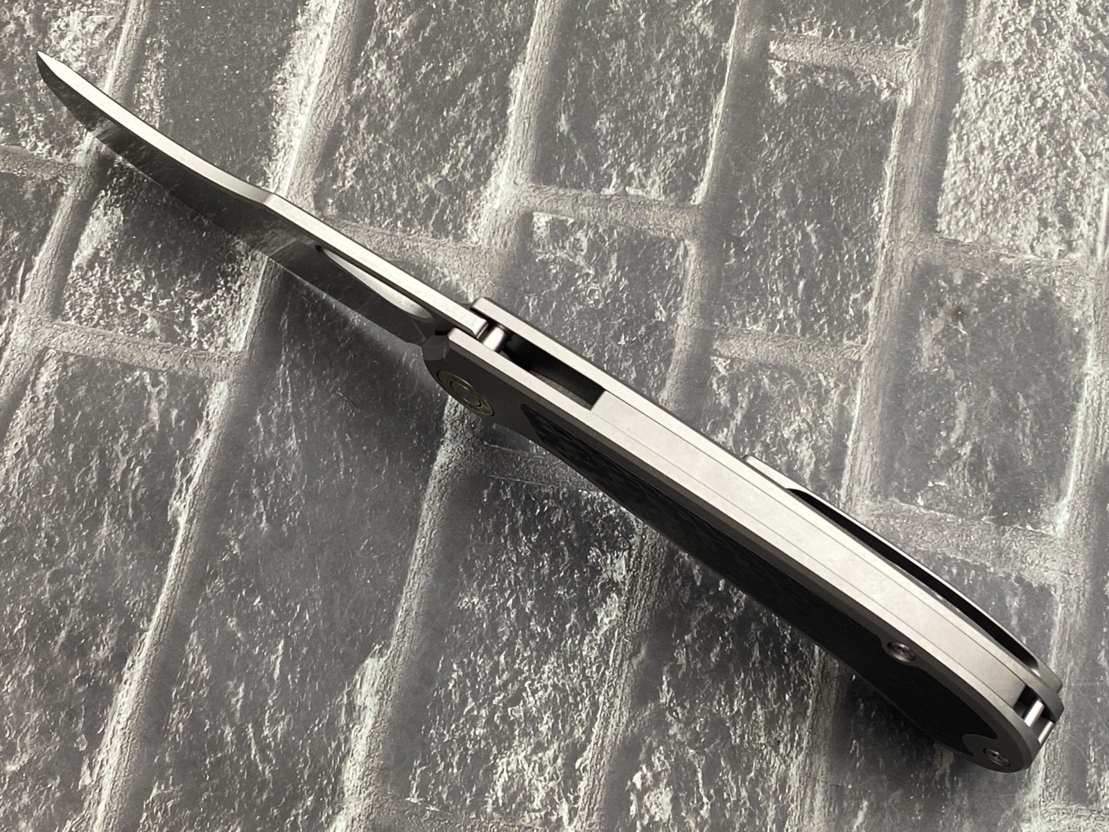 Twosun TS572-K110-CF Folding Knife K110 Blade Titanium/CF Handle Pocket Knife