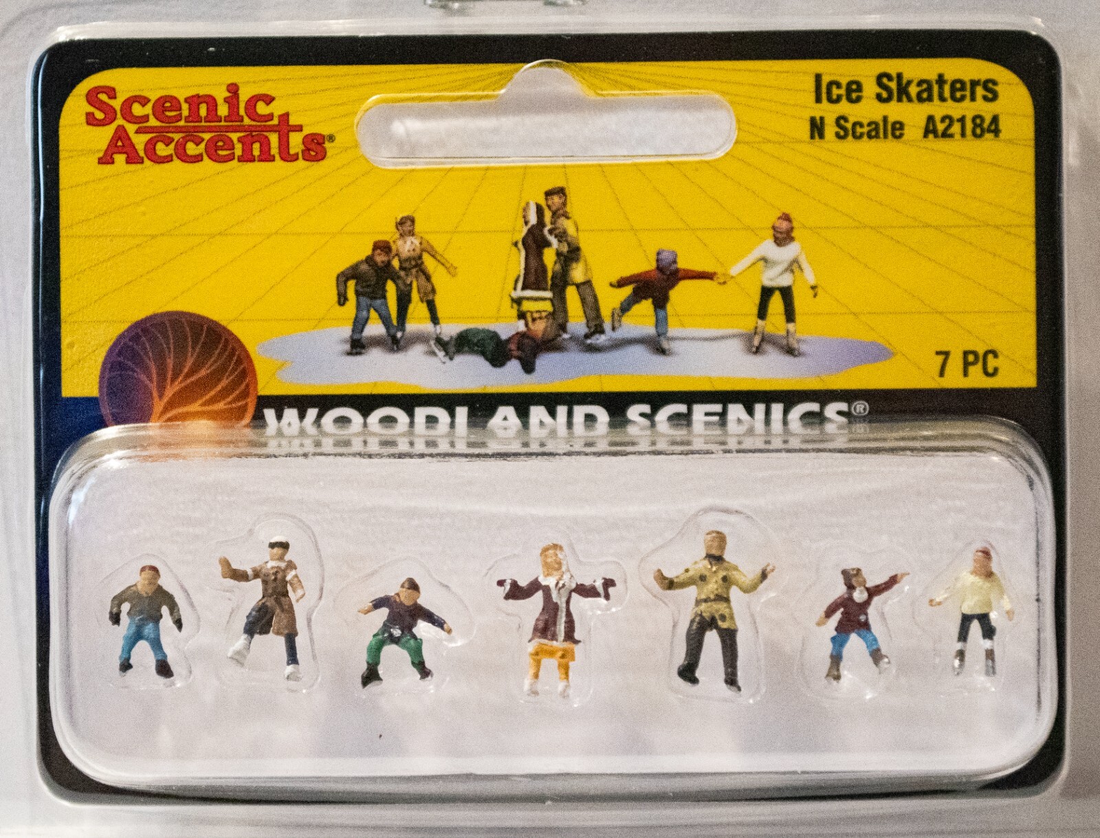 Woodland Scenics N #2184 Scenic Accents(R) Figures -- Ice Skaters pkg(7)