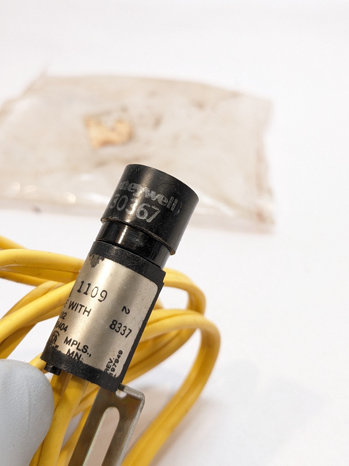 Honeywell C554A Cadmium Sulfide Flame Detector