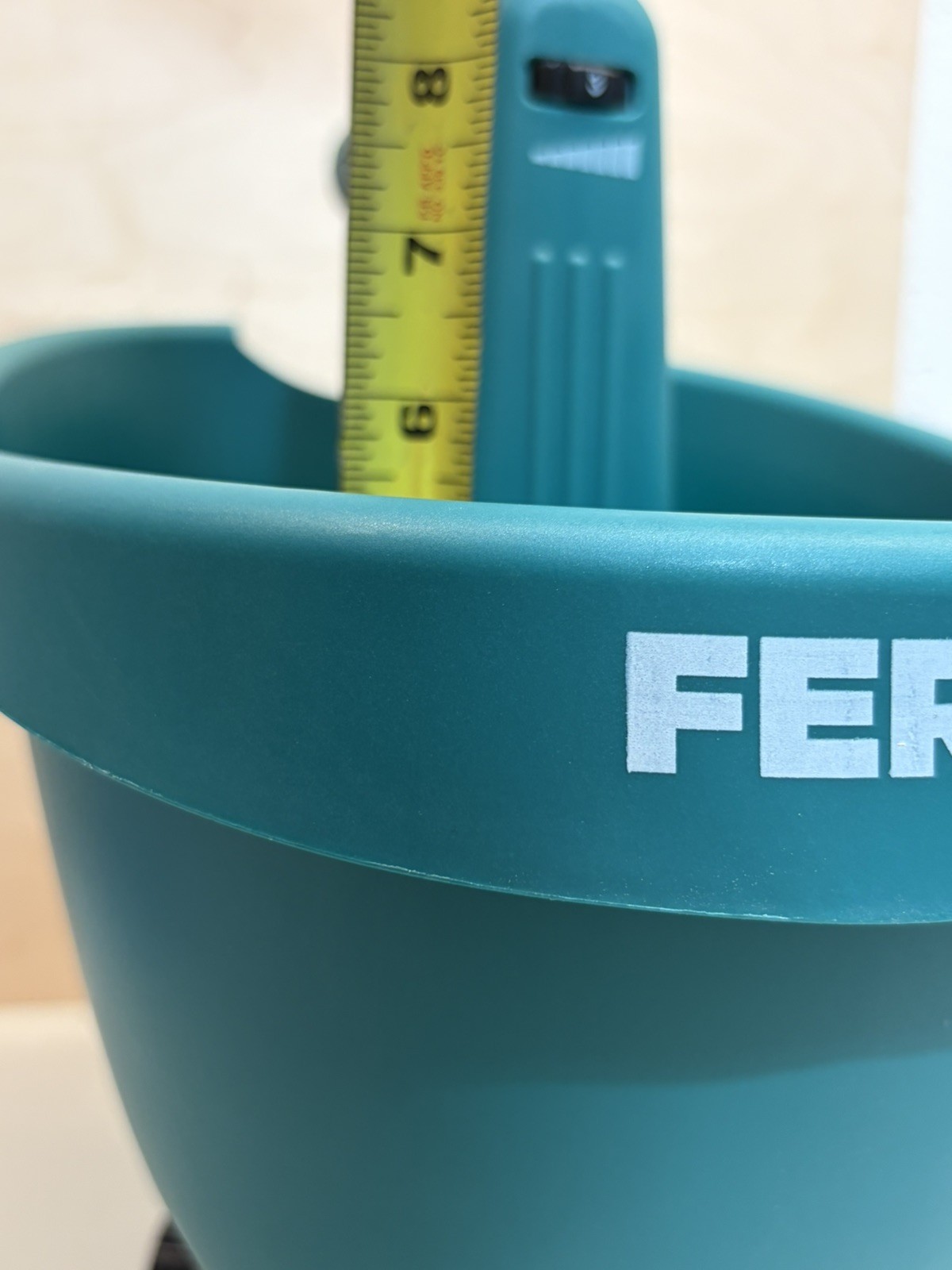 Ferrex Handheld Electric Seeder Fertilizer Weeder Seed Spreader NEW