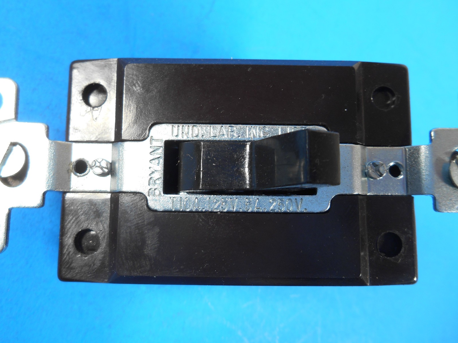 Bryant Brown 10A 125V 5A 250V 3-Way Toggle Switch 4963