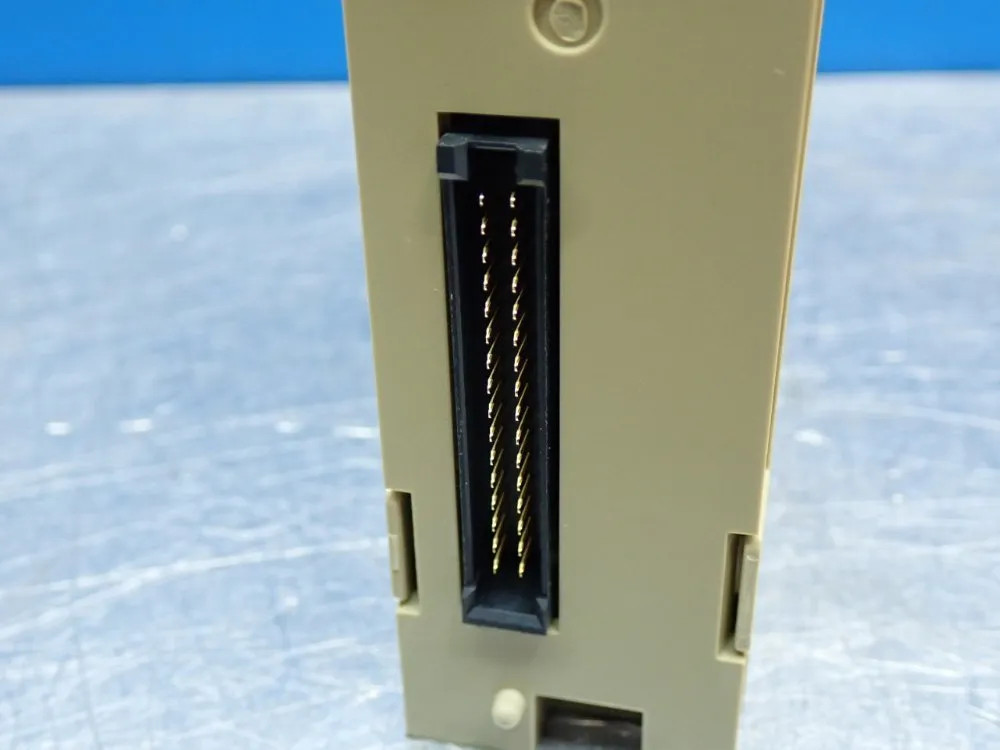 OMRON C200H-SERIES PLC EXPANSION MODULE C200H-DA003