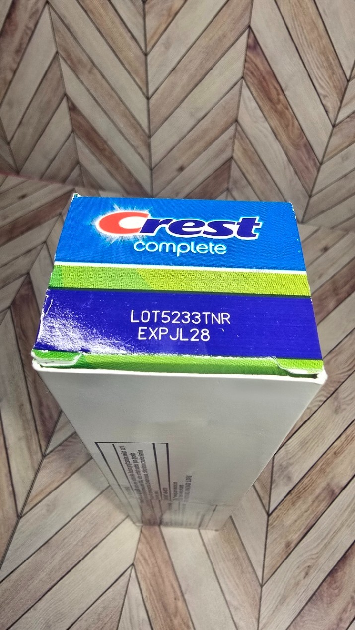 Crest Complete + Scope Pro Advanced Anticavity Toothpaste 8.2oz Exp 7/28 NEW