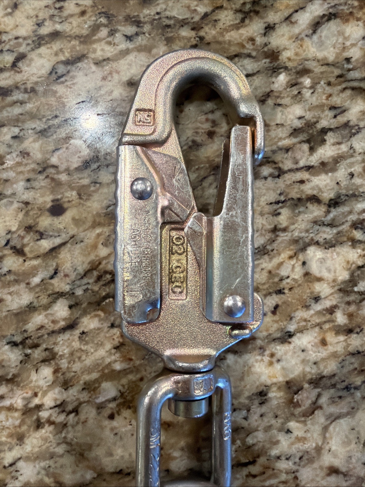 SELLSTROM/ RTC 2000 SERIES CLIMB-RITE DOUBLE LOCKING SNAP-HOOK FALL PROTECTION