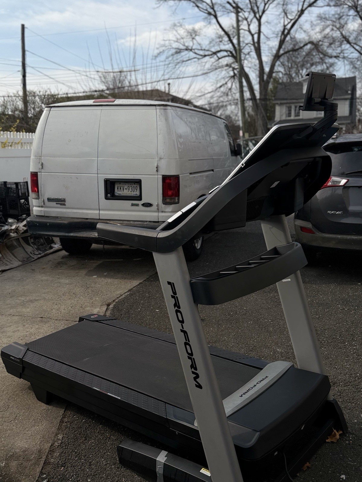 ProForm Pro 2000 Electric Treadmill Touchscreen Bluetooth iFit 50 Programs