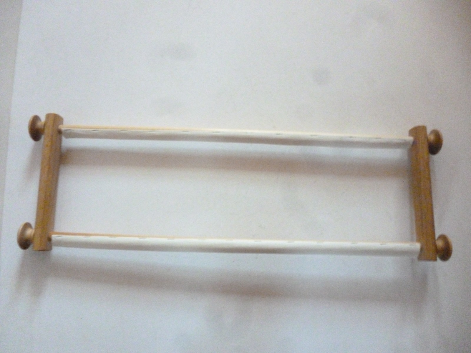 E-Z Stitch Needlework Wood Scroll Frame Rods 20" X 1/2", 6” Extender Bars, Knobs