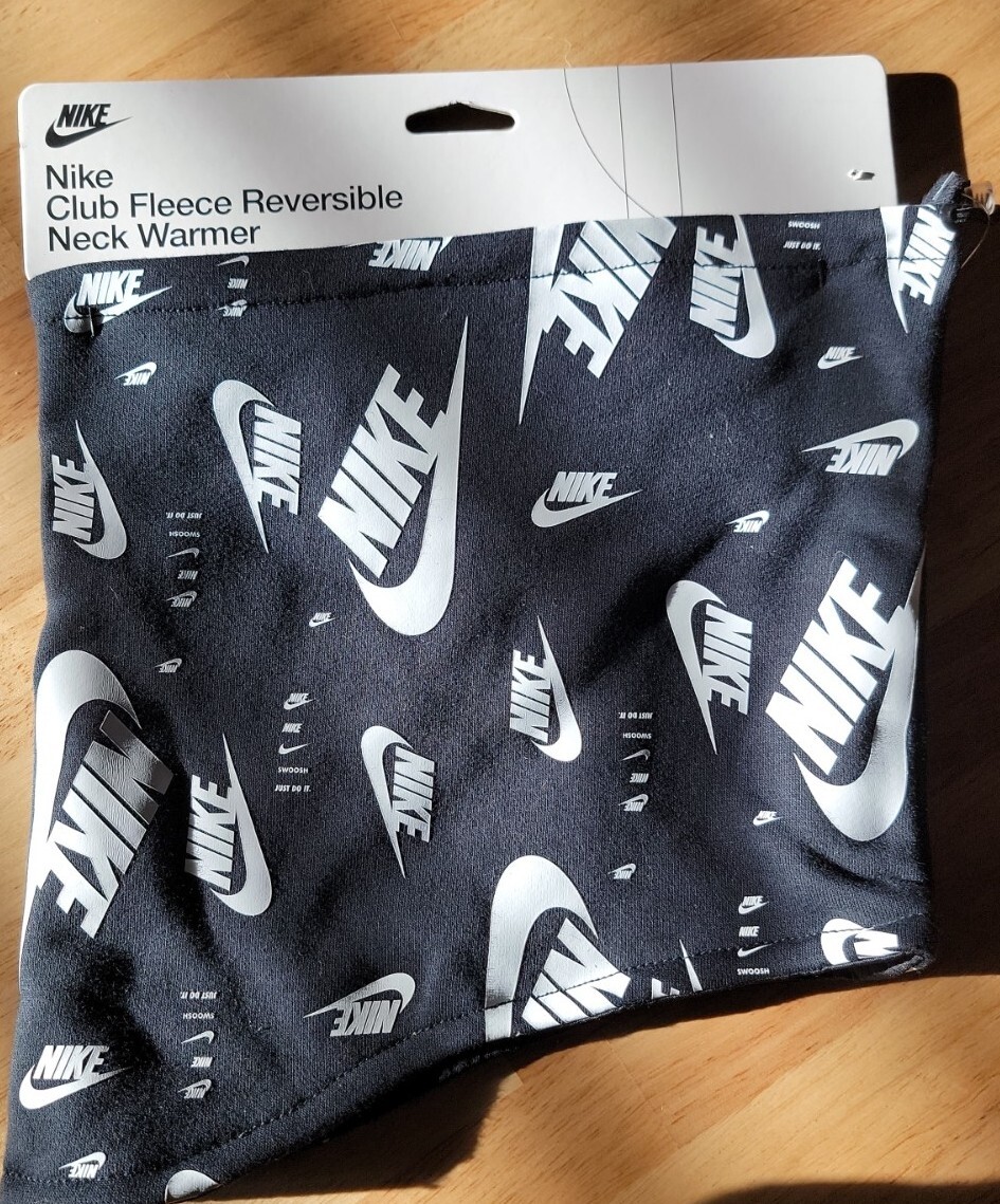Nike Therma-FIT Club Fleece Reversible Snood Sports Neck Warmer Black White