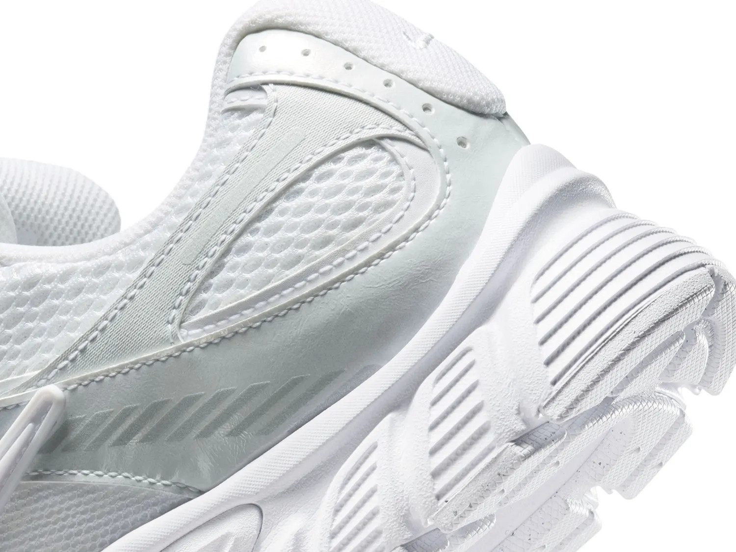 Nike V5 RNR Sneaker - Men's