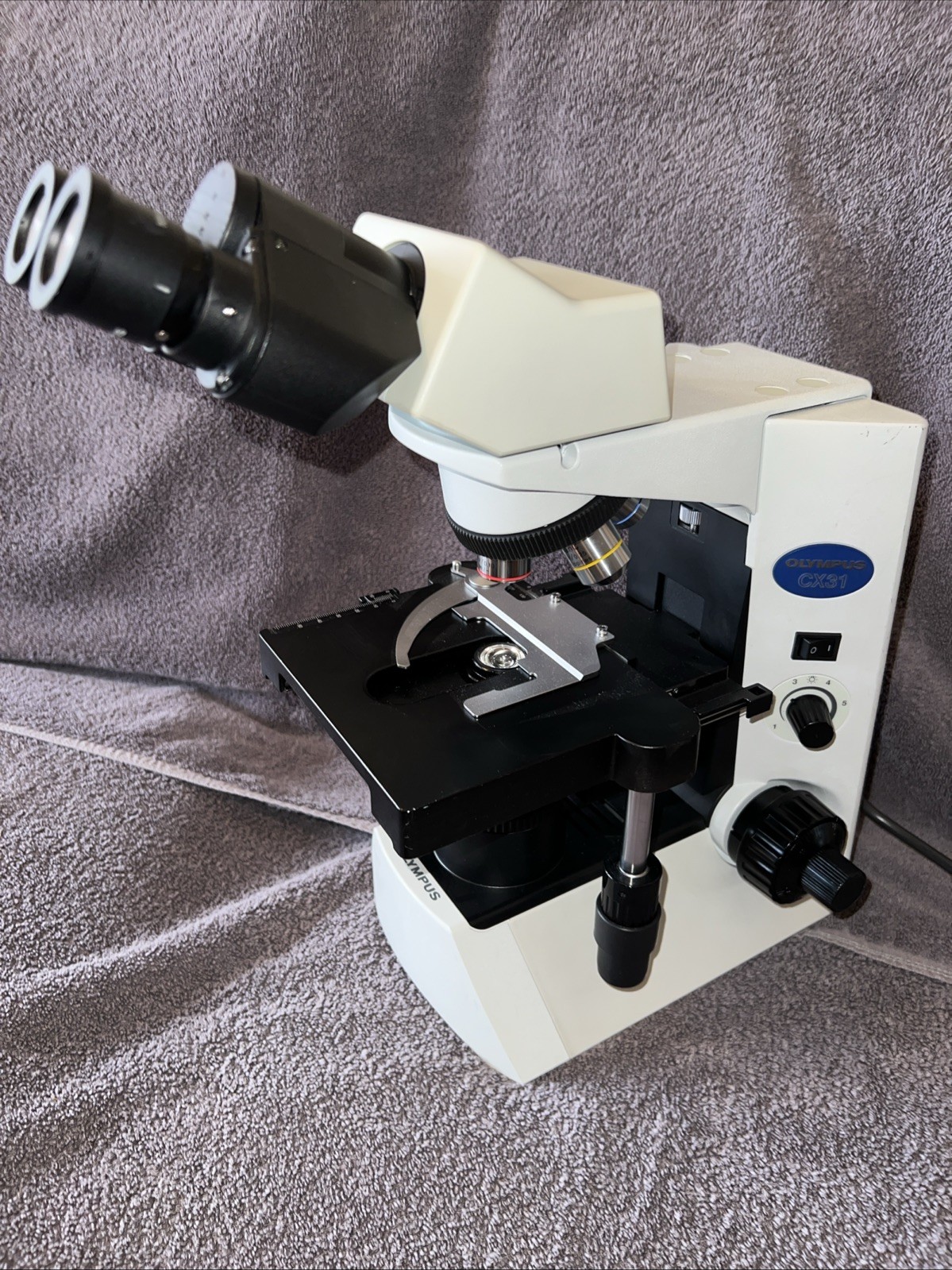 Olympus CX31RBSF Laboratory Microscope 4 Objective Lenses Light Very Clean Unit