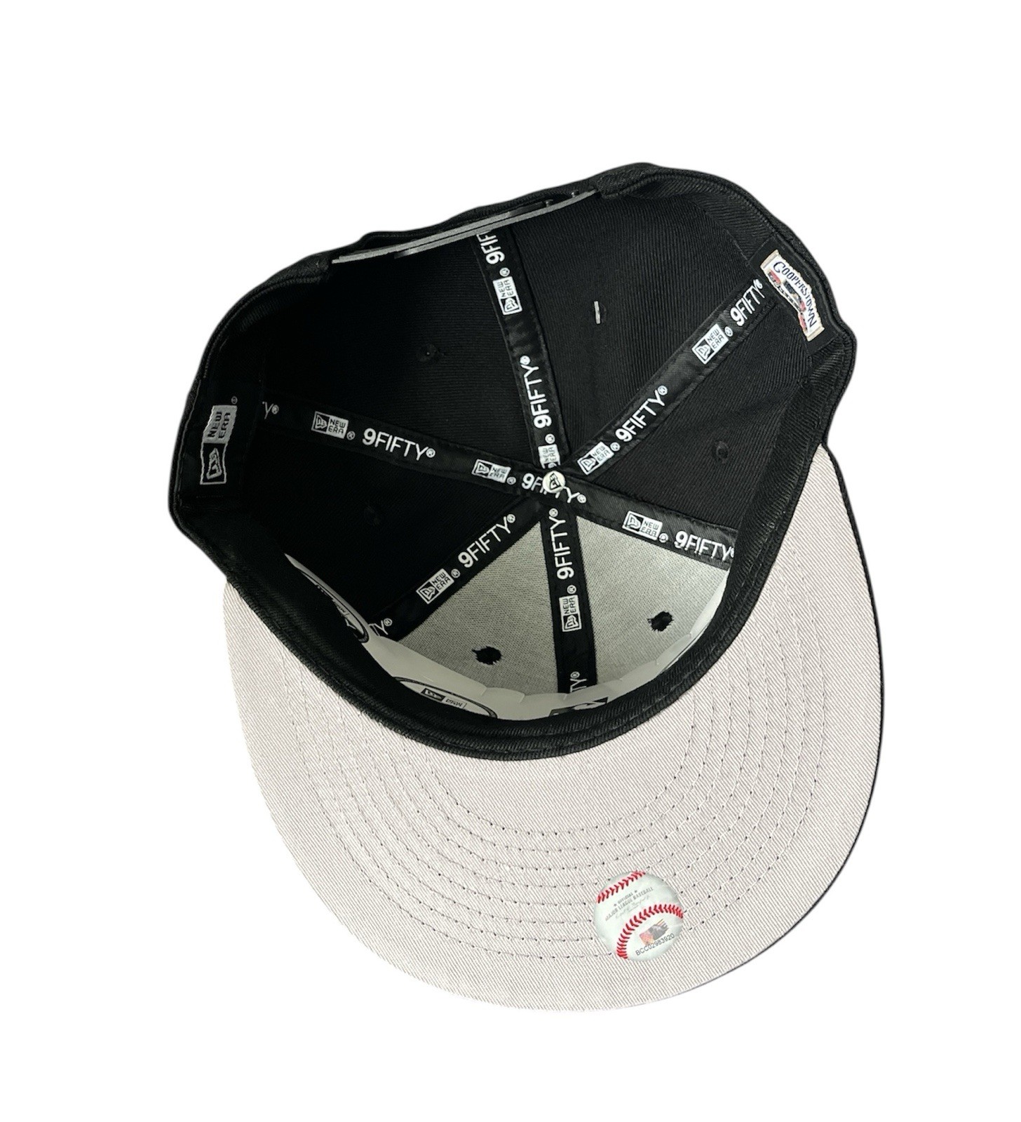 New York Yankees 9Fifty New Era SnapBack Hat Black & White Adjustable