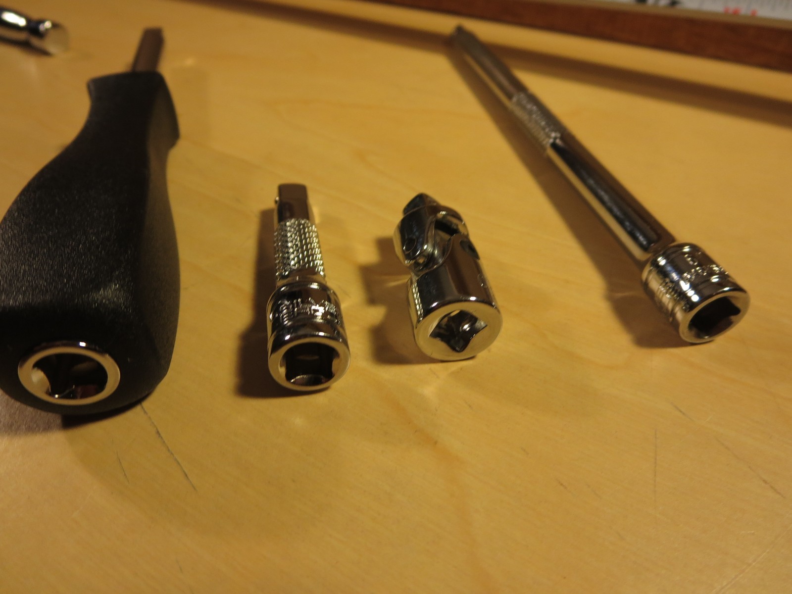 MATCO SILVER EAGLE 1/4" DRIVE 5-PC Ratchet ,extensions , spinner and universal