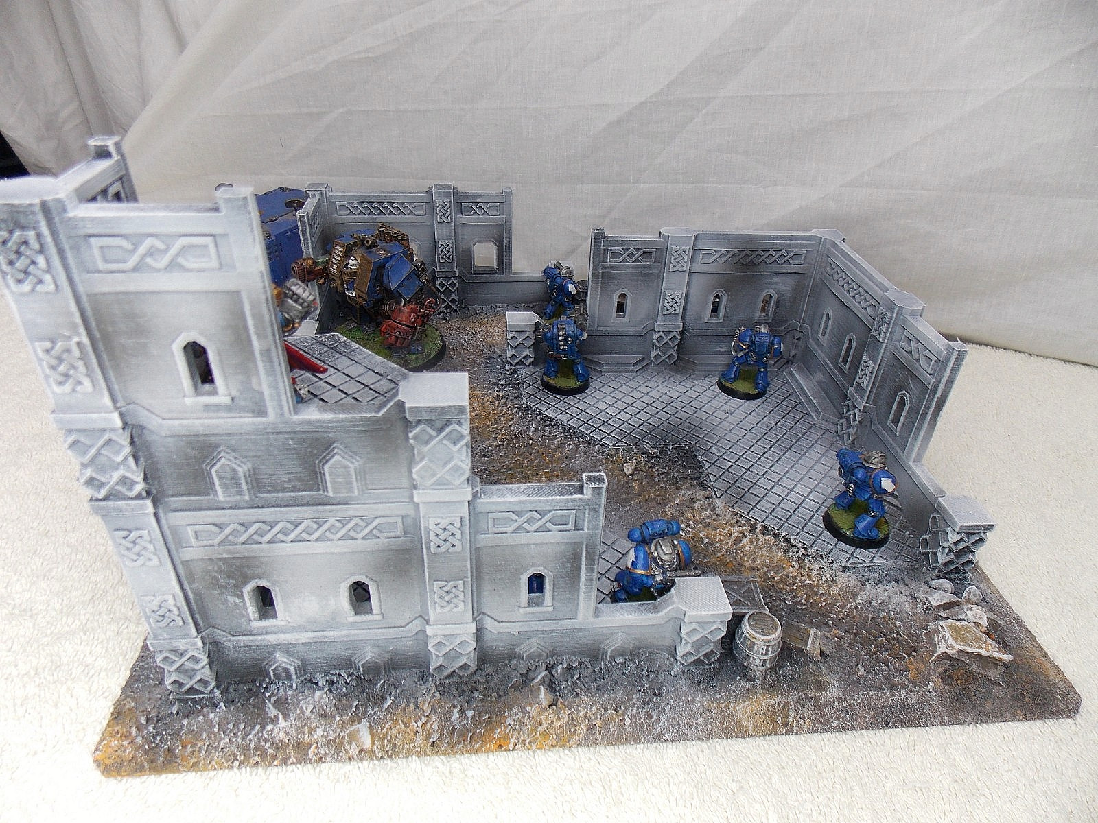 WARGAMING TERRAIN PAINTED BUILDING