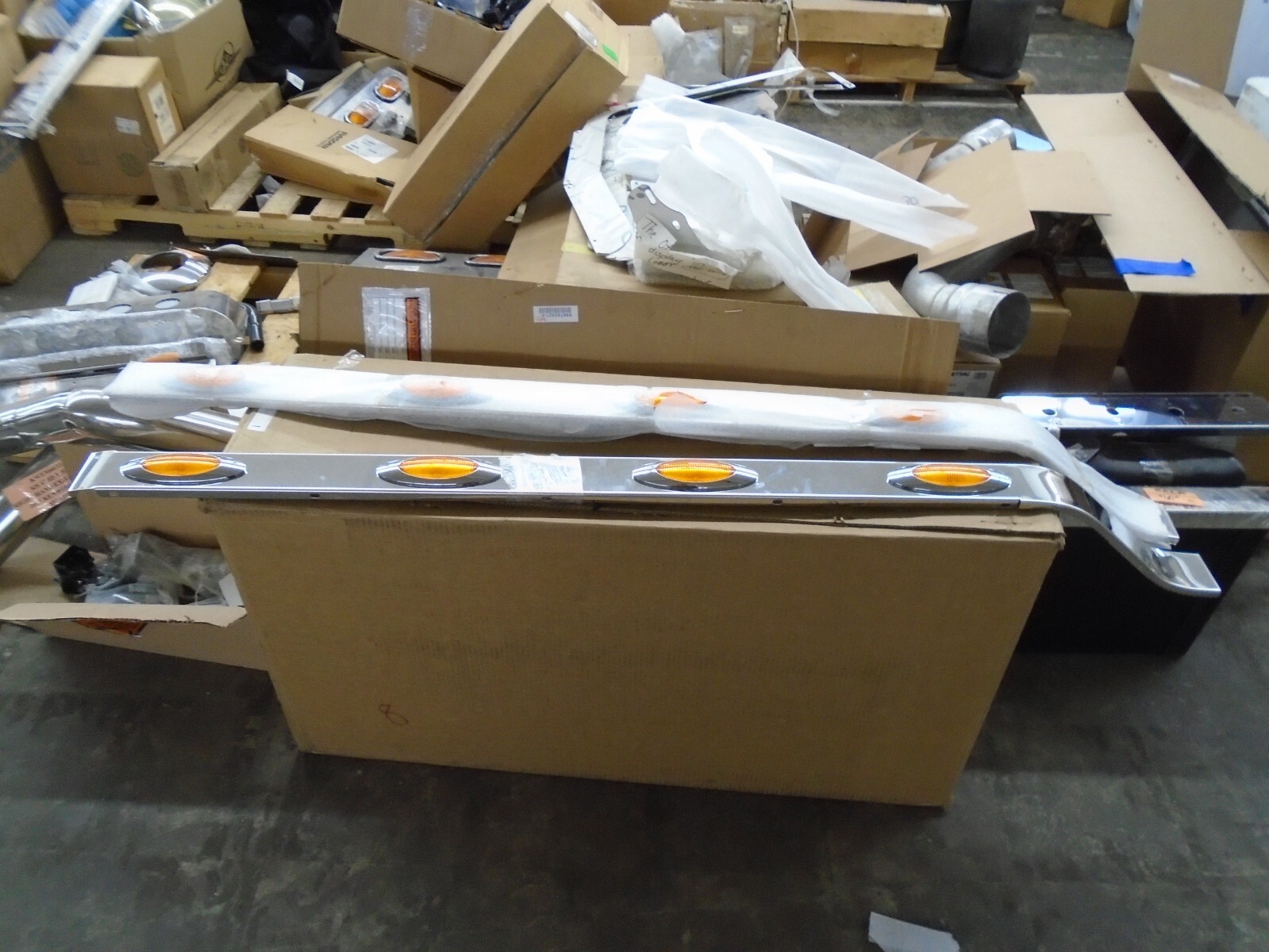 64in Chrome Lighted Sleeper Panels For Freightliner 30975101