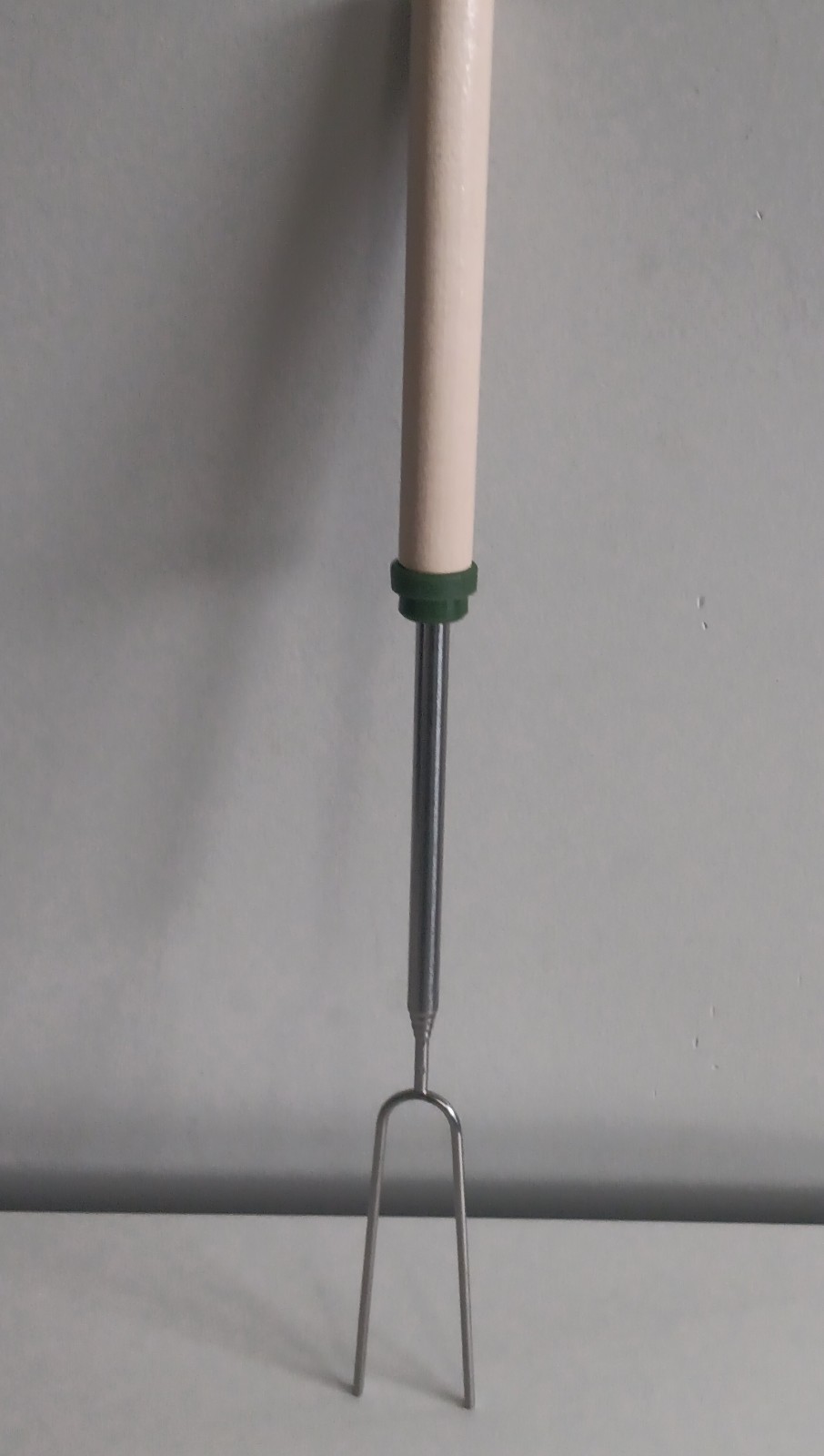 Steel BBQ Fork Metallic Finish Wood Handle Silver Beige Green Reusable