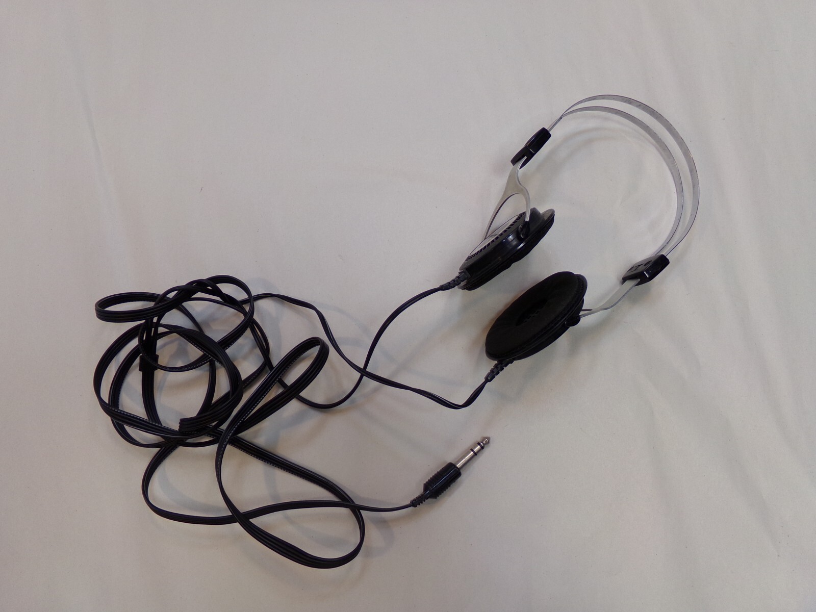 Numark HV-2000 Headphones
