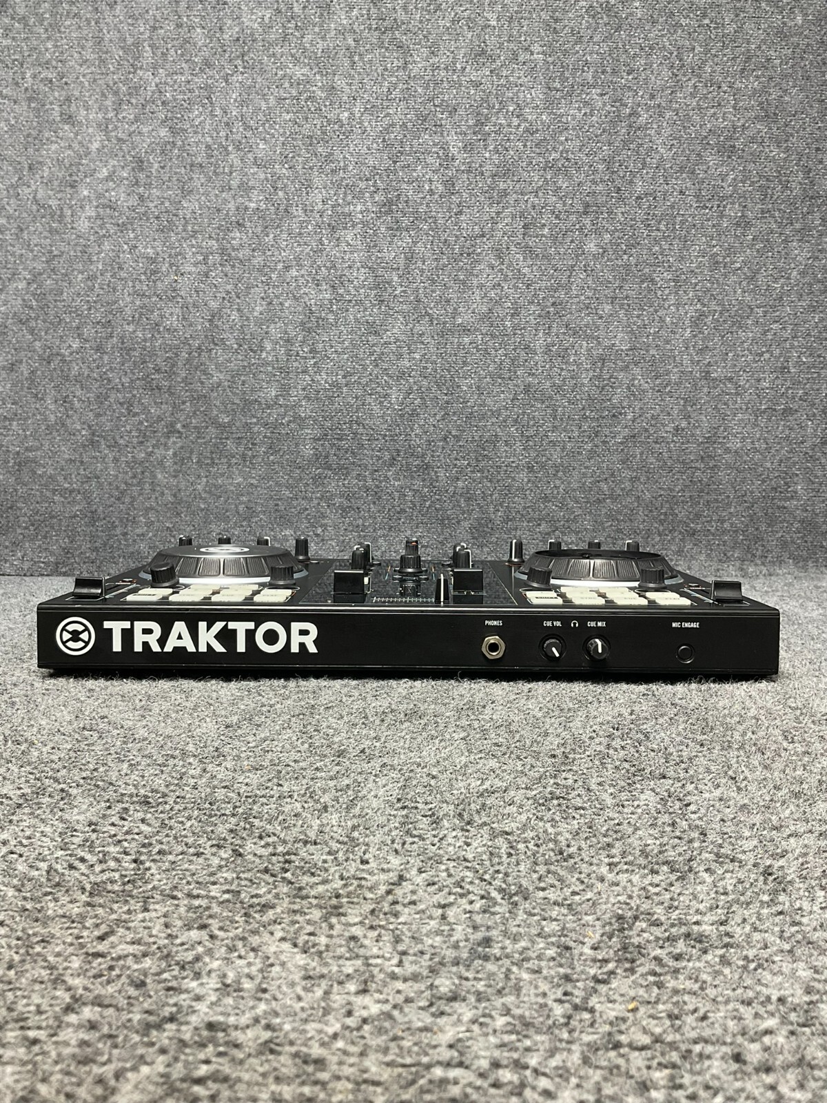 Native Instruments Traktor Kontrol S2 MK2 DJ Controller Black Used