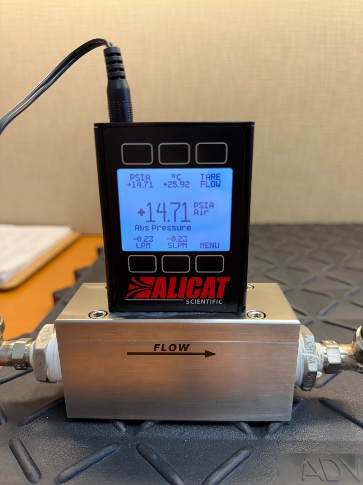 Alicat Scientific Mass Flow Meter 0-500 SLPM Serial 504601 Powers On