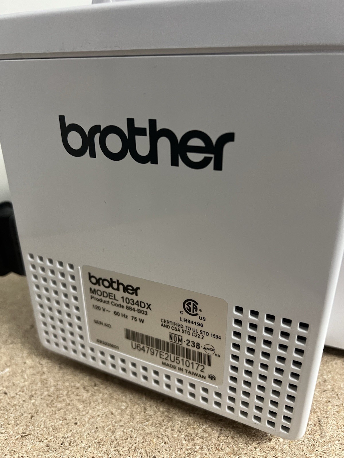 Brother 1034D Serger - GREAT CONDITION - ORIGINAL BOX