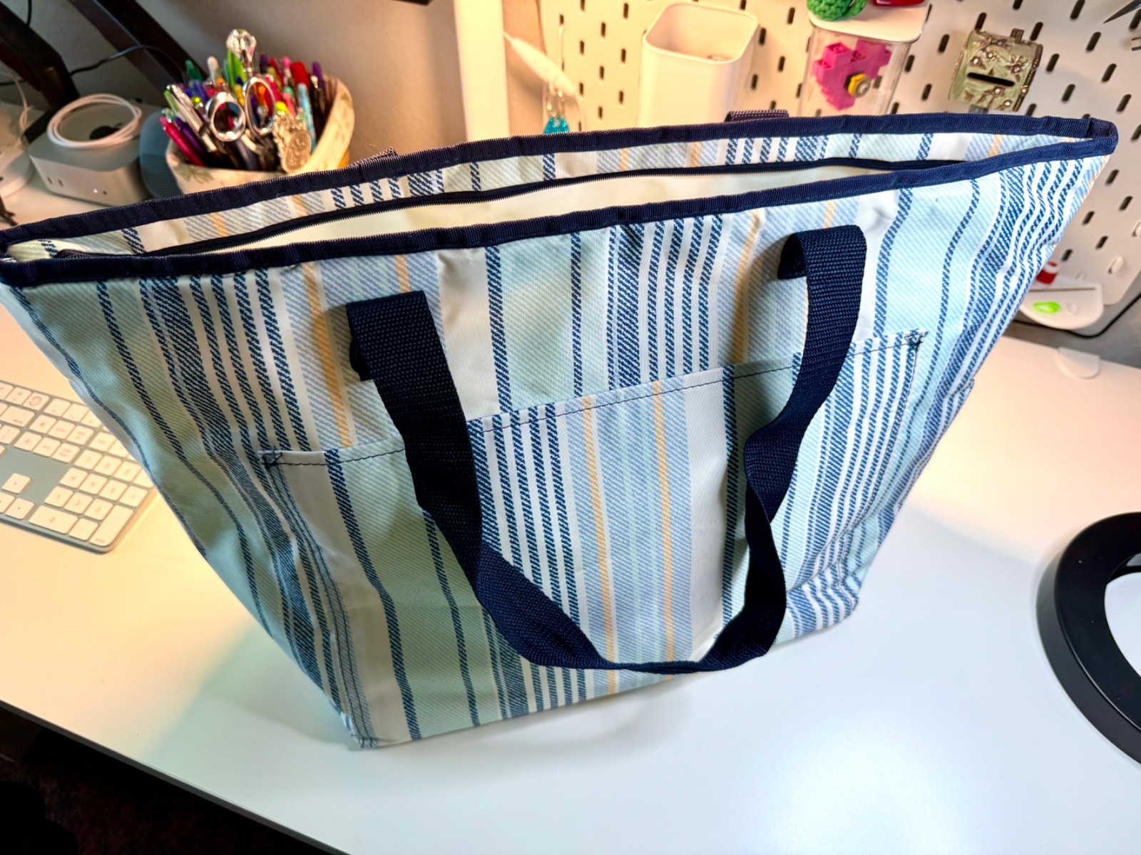 Thirty One Tote-Ally Thermal - Boardwalk Stripes | Used, but excellent condition
