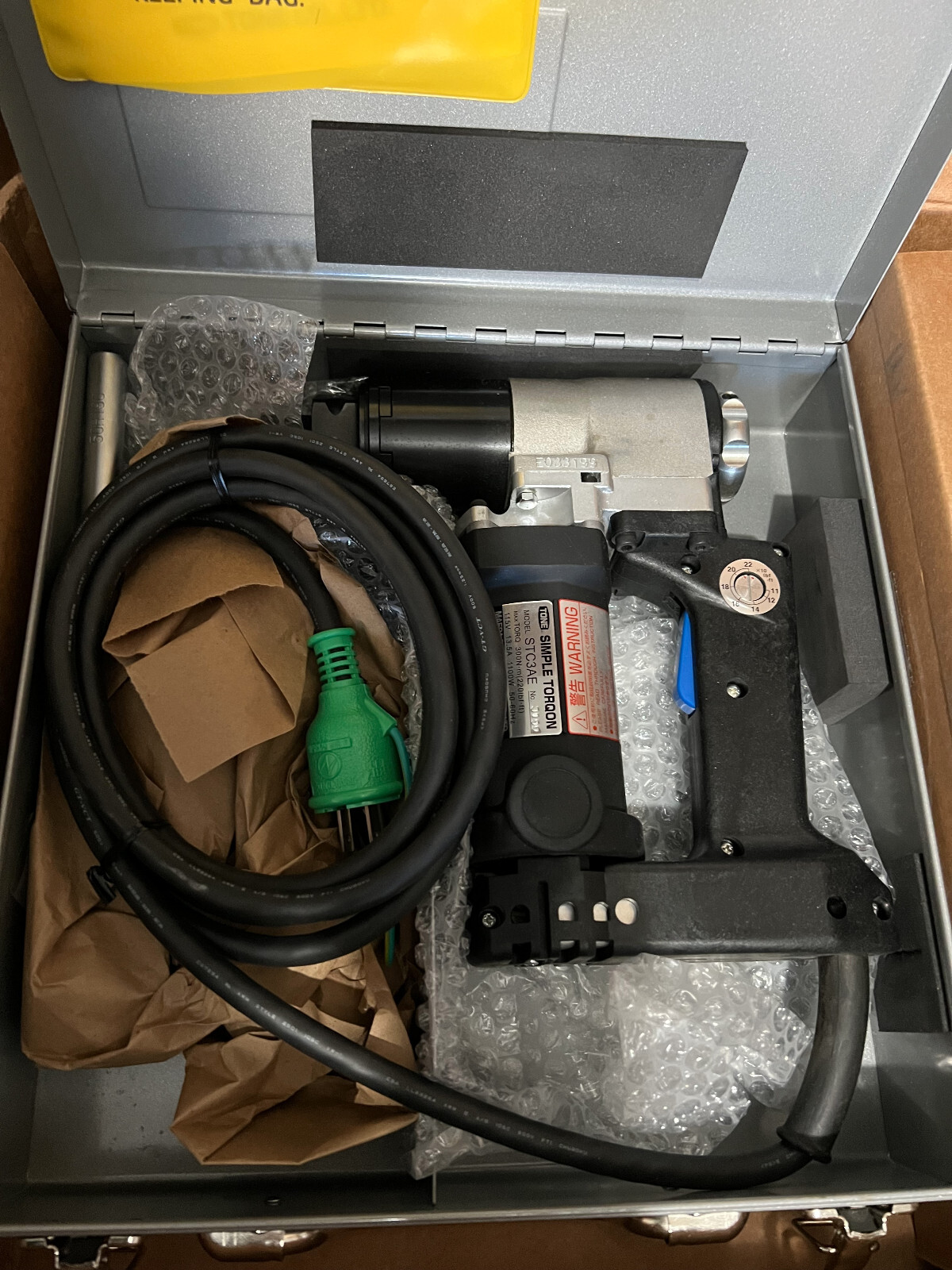 TONE STC-3AE Electric Torque Wrench (STC3AE) 110-220 ft-lb. (150-300 N-m)