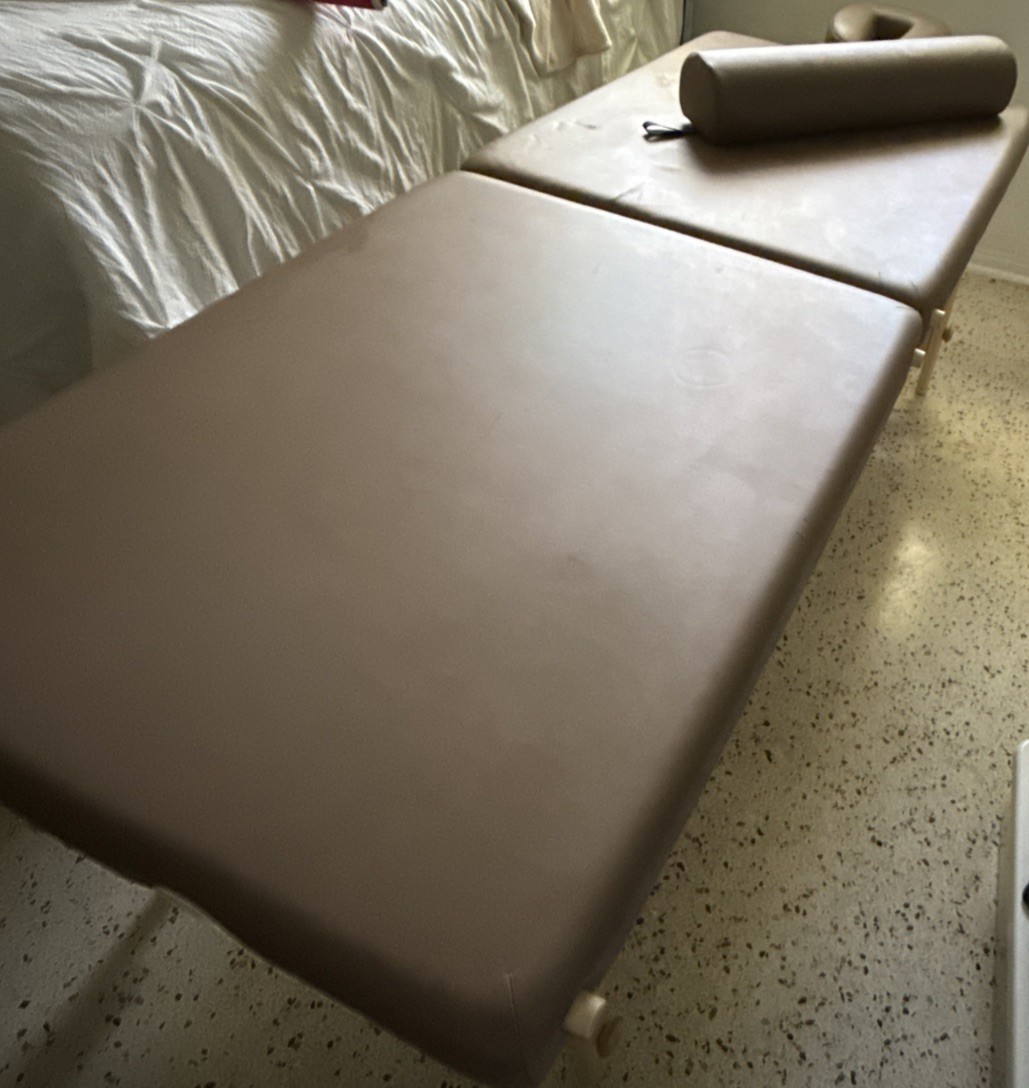 Oakworks Portable Folding Massage Table with Carry Case