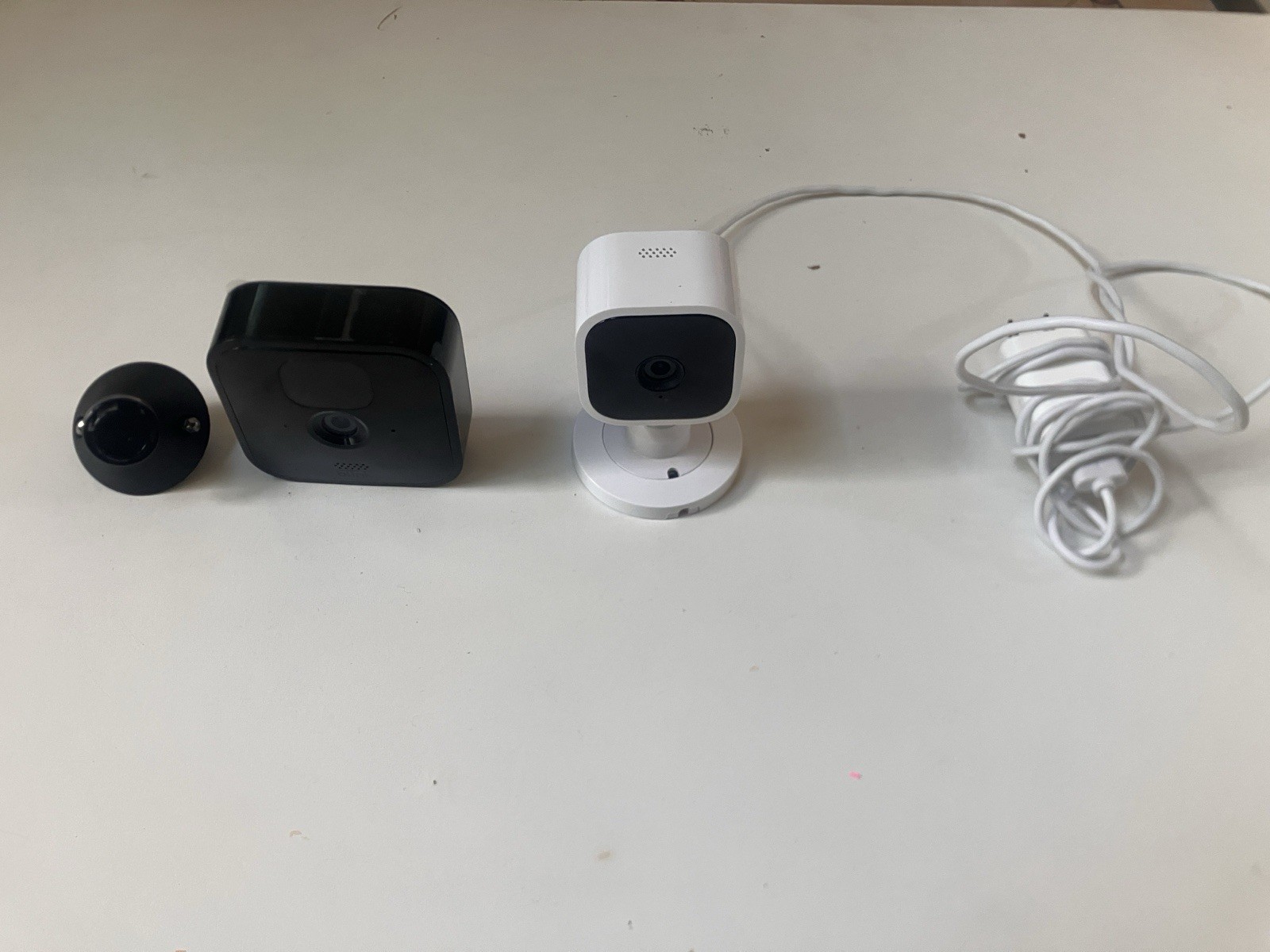 Blink Outdoor (3rd Gen) Camera w/Mount + Blink Mini Indoor