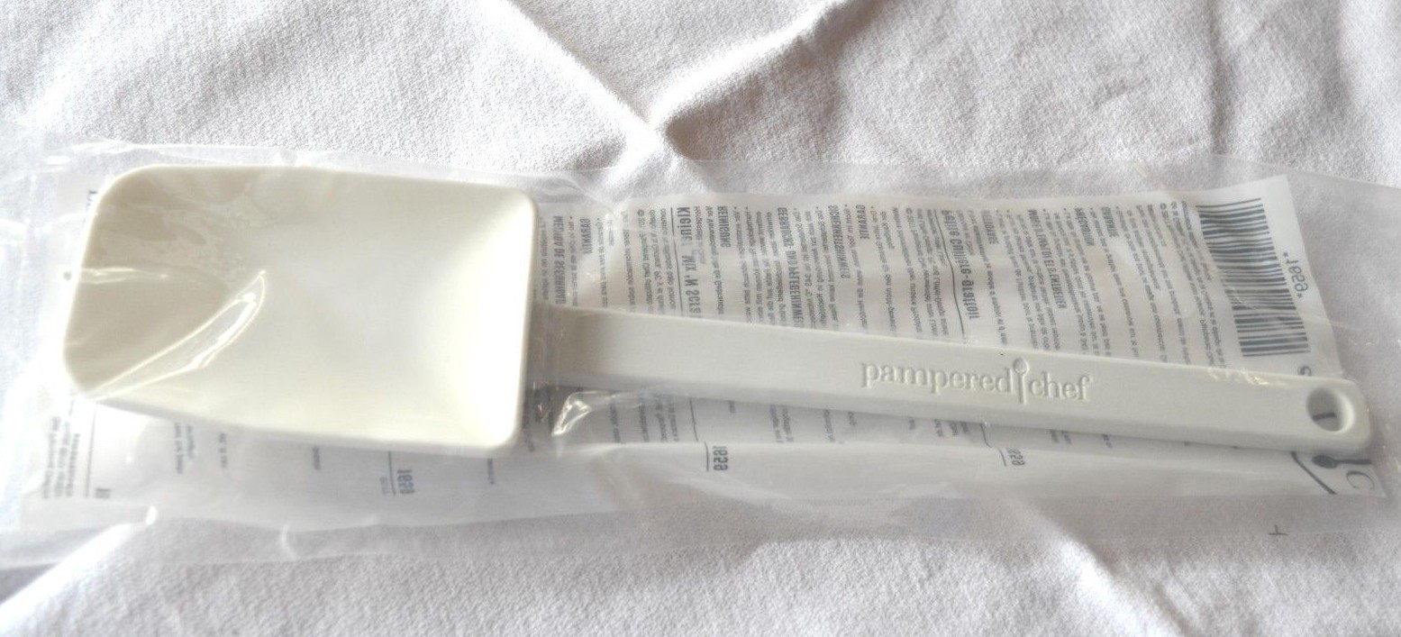 Pampered Chef SMALL MIX 'N SCRAPER®  Medium Size Spoon + Scraper + Spatula !