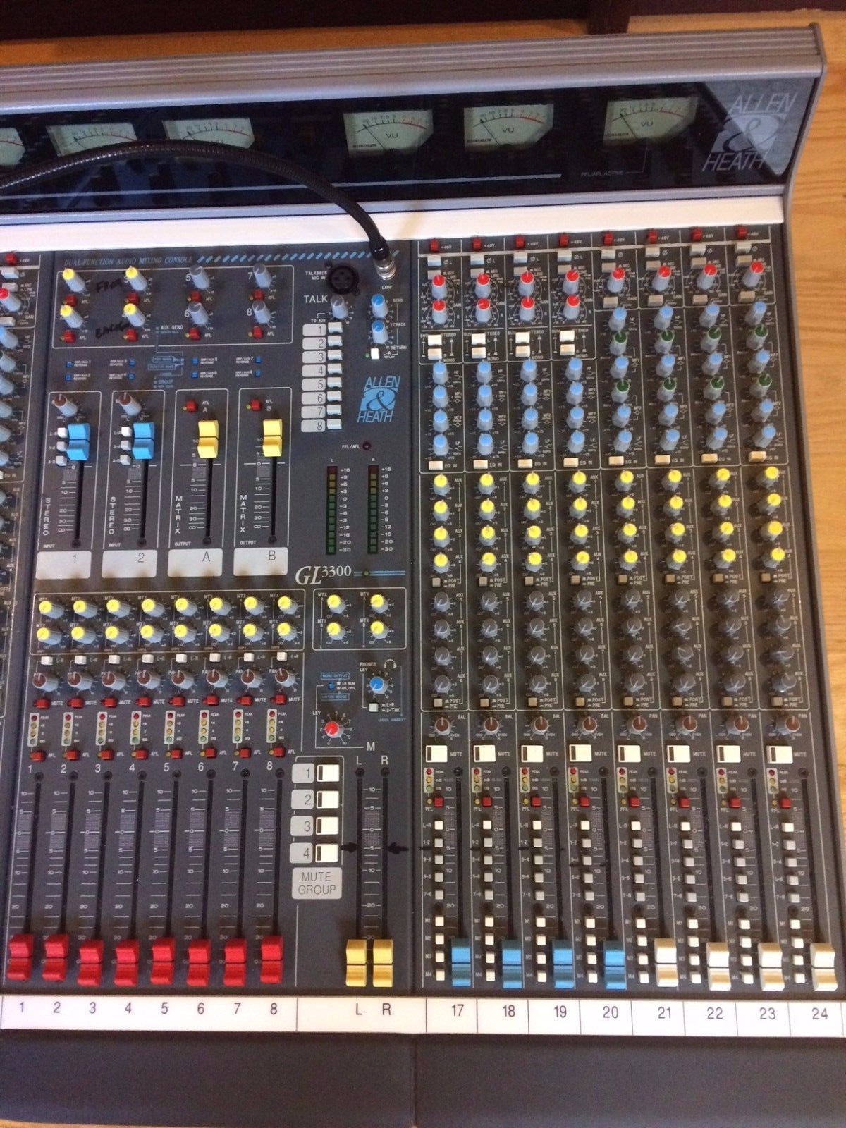 ALLEN & HEATH GL3300 24 Channels AUDIO MIXING CONSOLE