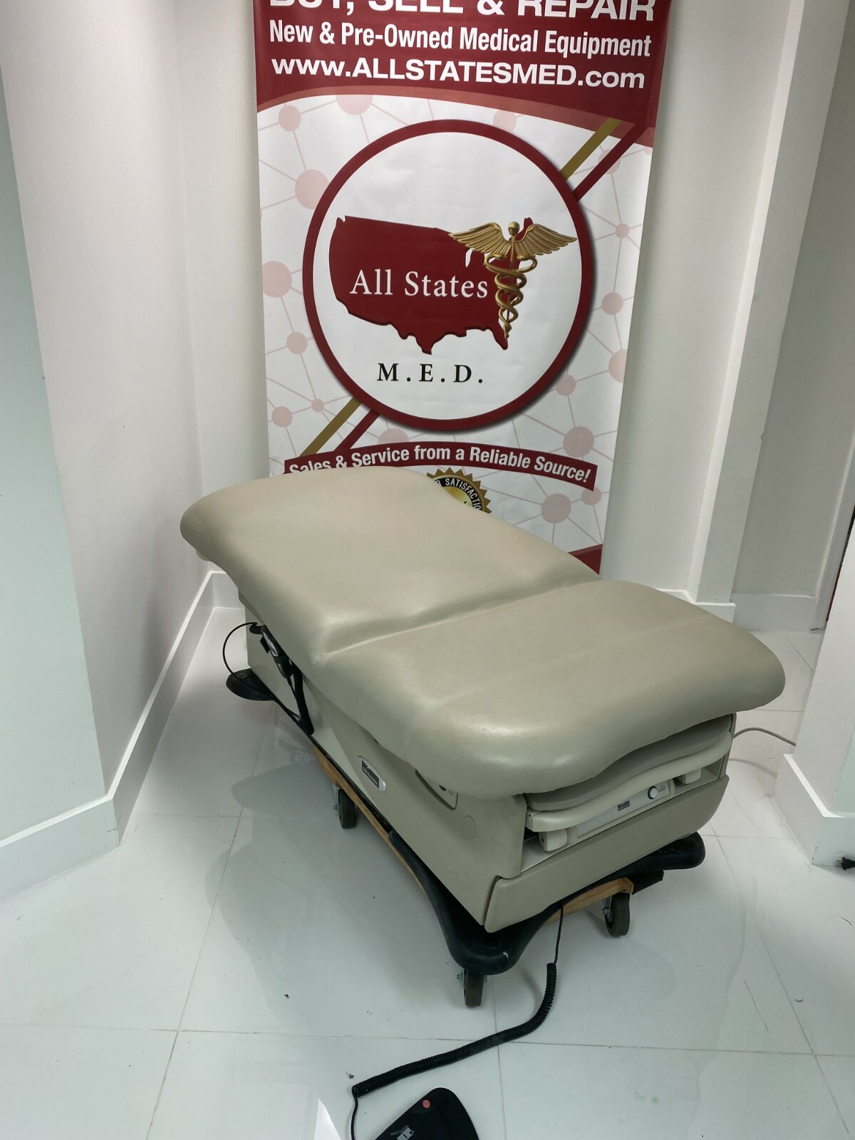 Midmark 625 Hi / Low Power Table With New Upholstery