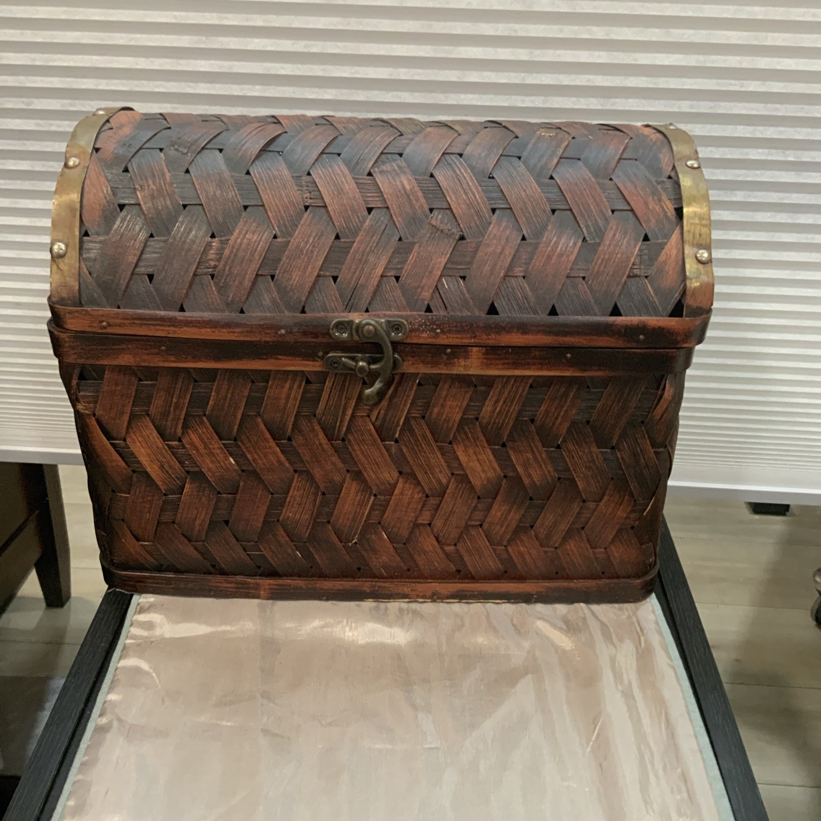 Vintage Handwoven Rattan And Bamboo Wood Storage Box Or Trunk 13.4"X10,4"X8,3 "
