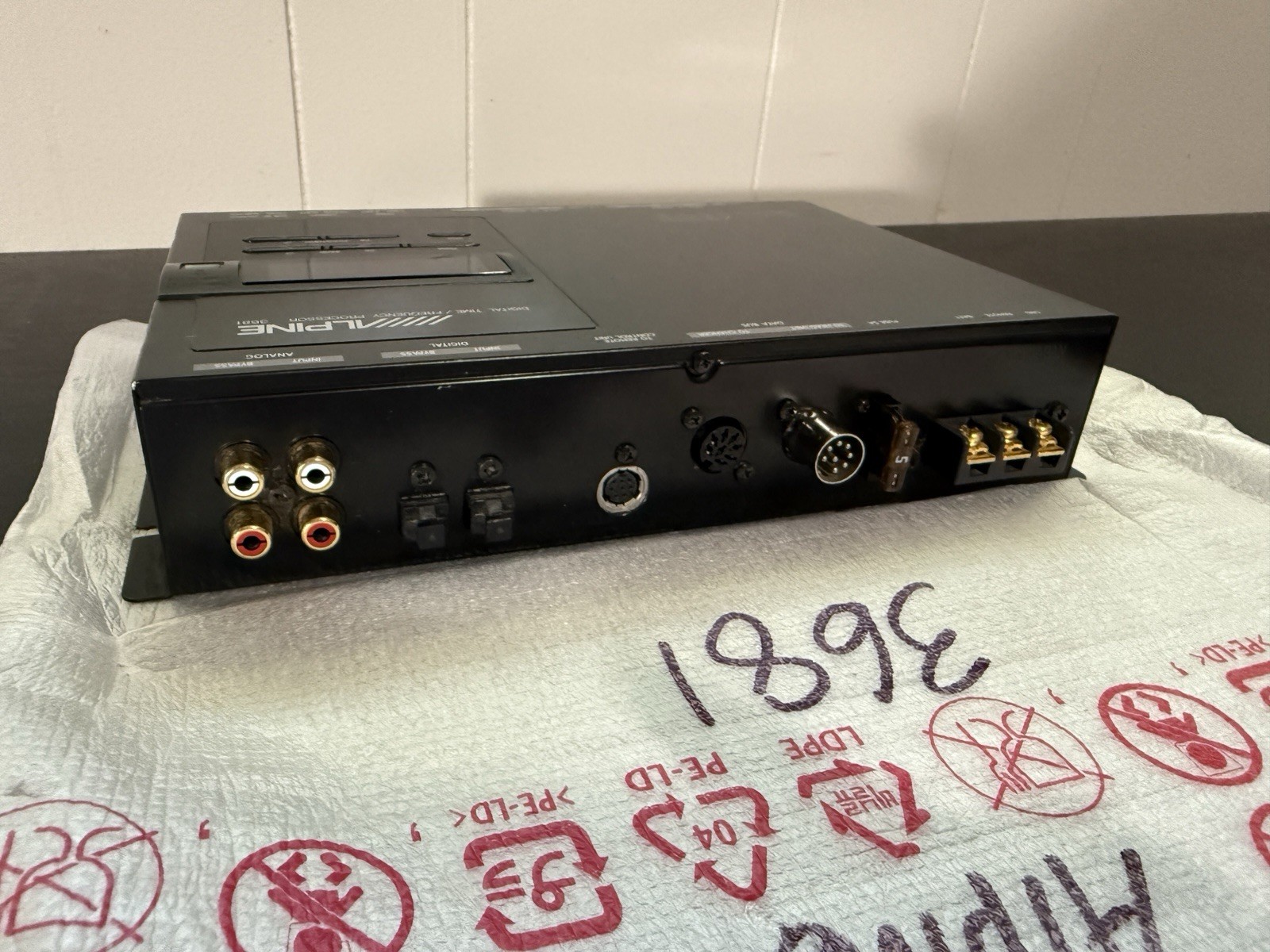 Alpine 3681 Digital Time/Frequency Processor (Used) Excellent Condition!