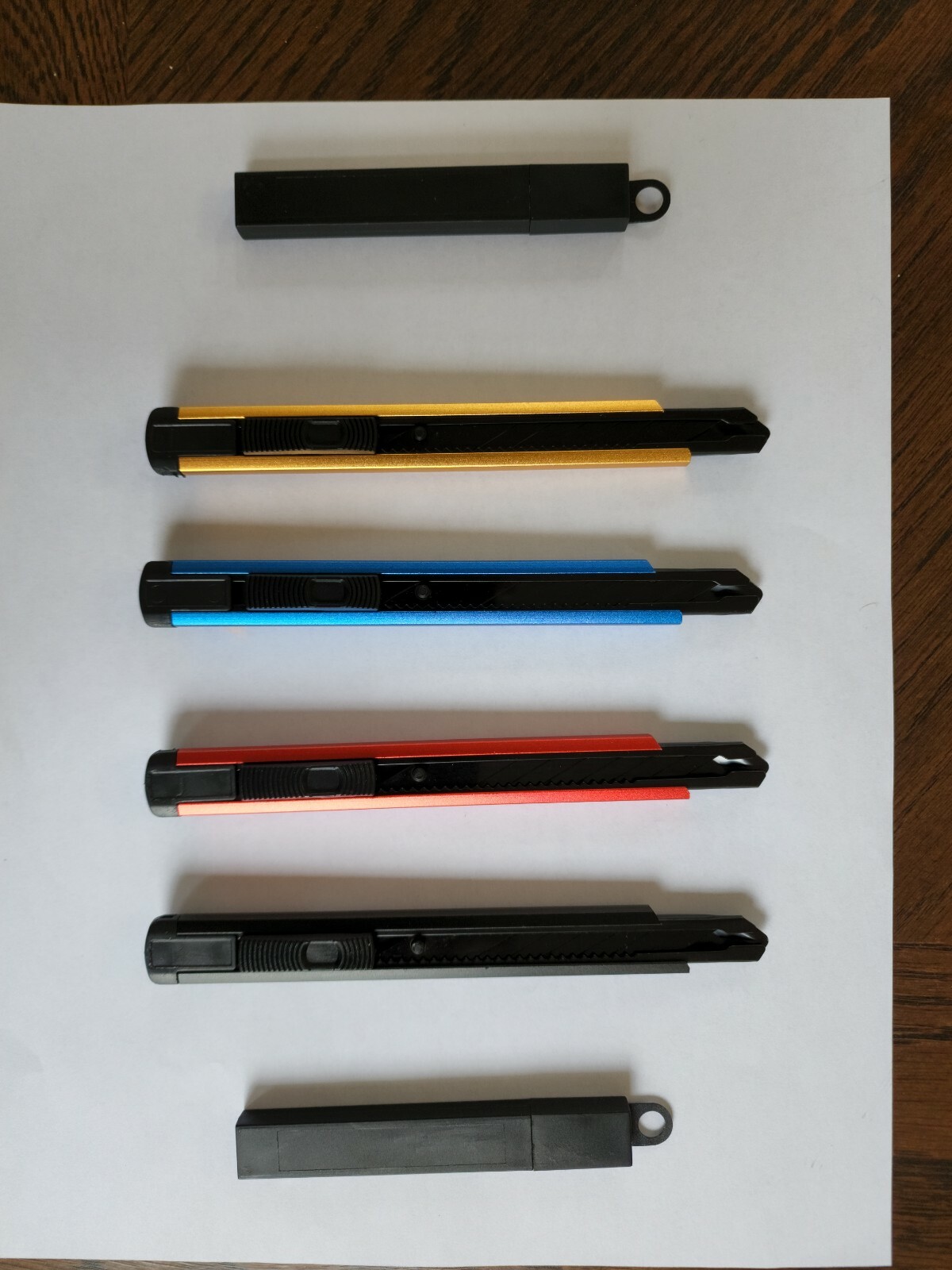 24 PC Bundle - 20 Blades + 4 9mm Knives - 30 & 60 Degree Blades - Extra Sharp!