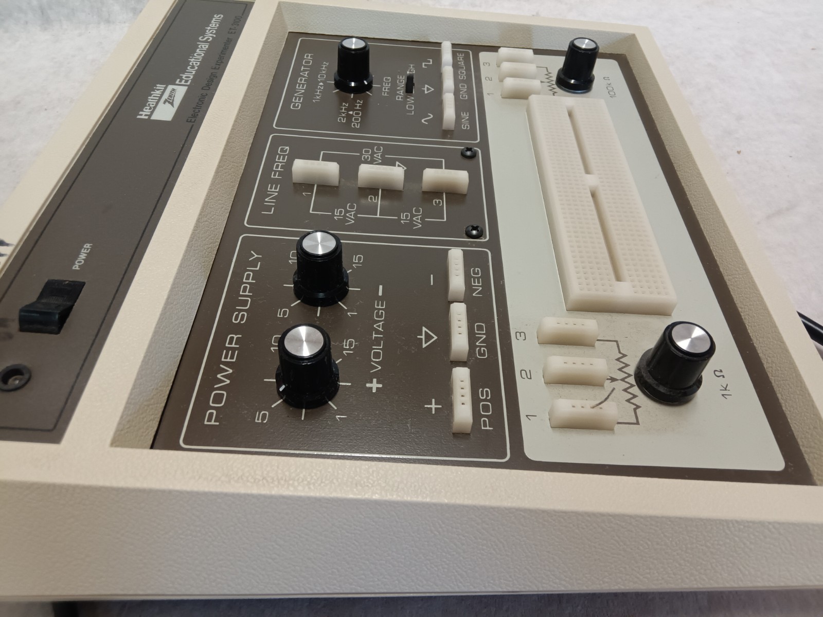 HEATHKIT ELECTRONIC DESIGN EXPERIMENTER MODEL ET-3100B With Box & Manual