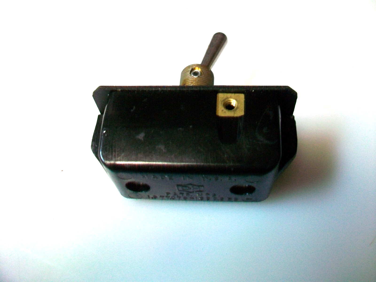 CUTLER HAMMER 8690K2 DPDT TOGGLE SWITCH