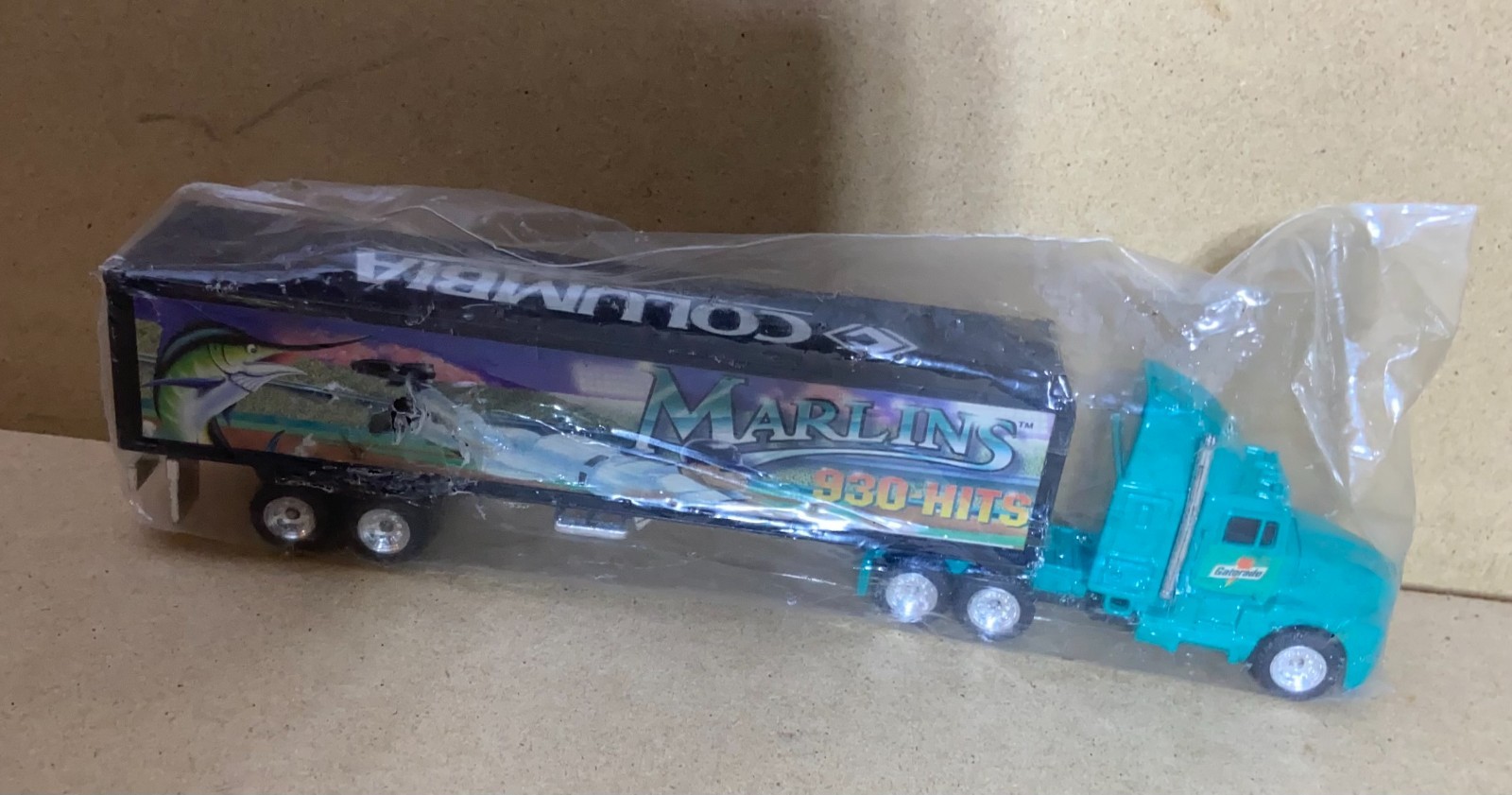 FLORIDA MARLINS "930 HITS" HAULER (FM004 Columbia Gatorade Semi Truck Baseball