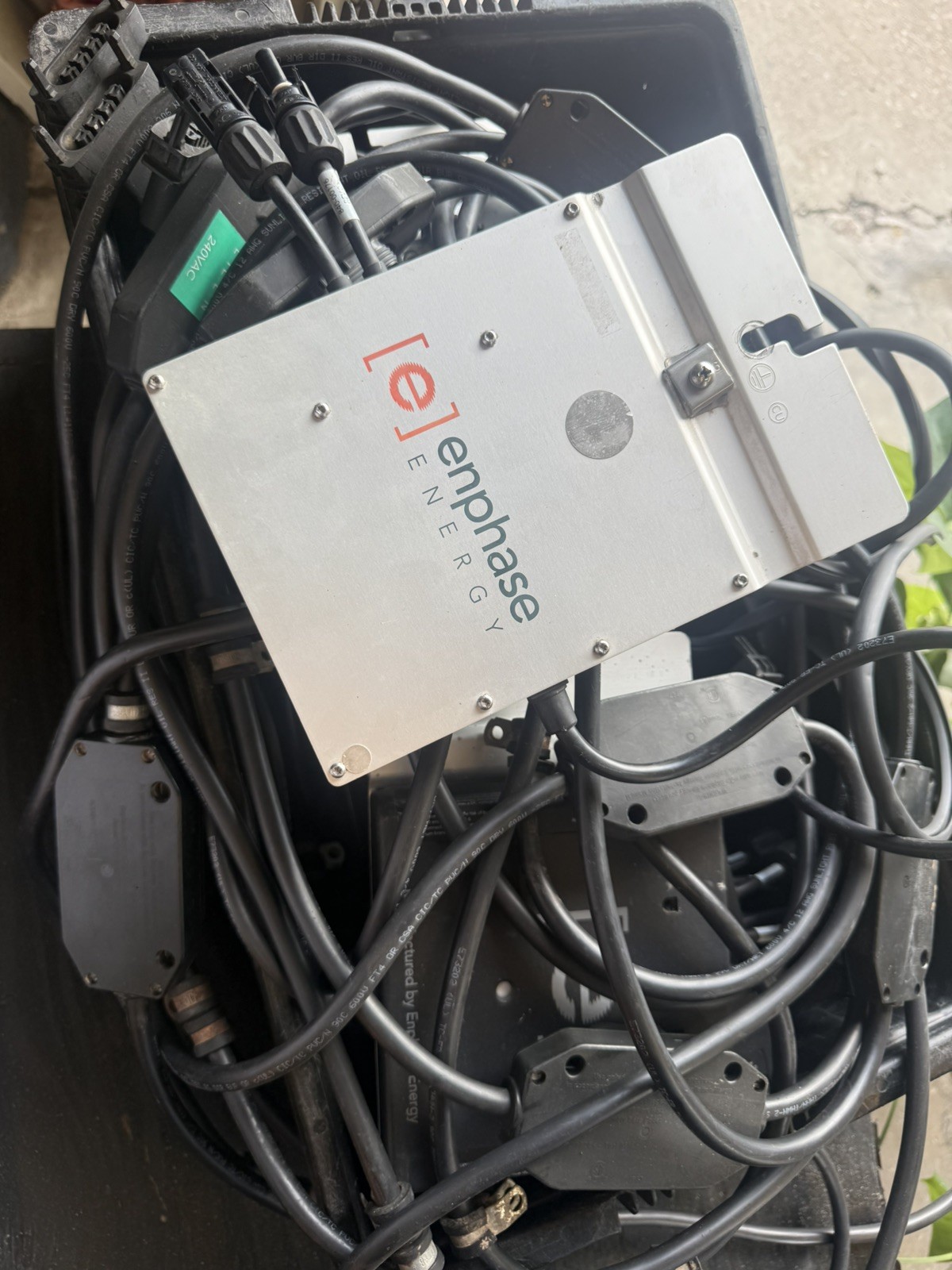 Enphase Energy M215-60-2LL-S22-IG, MC-4 connectors, integrated ground