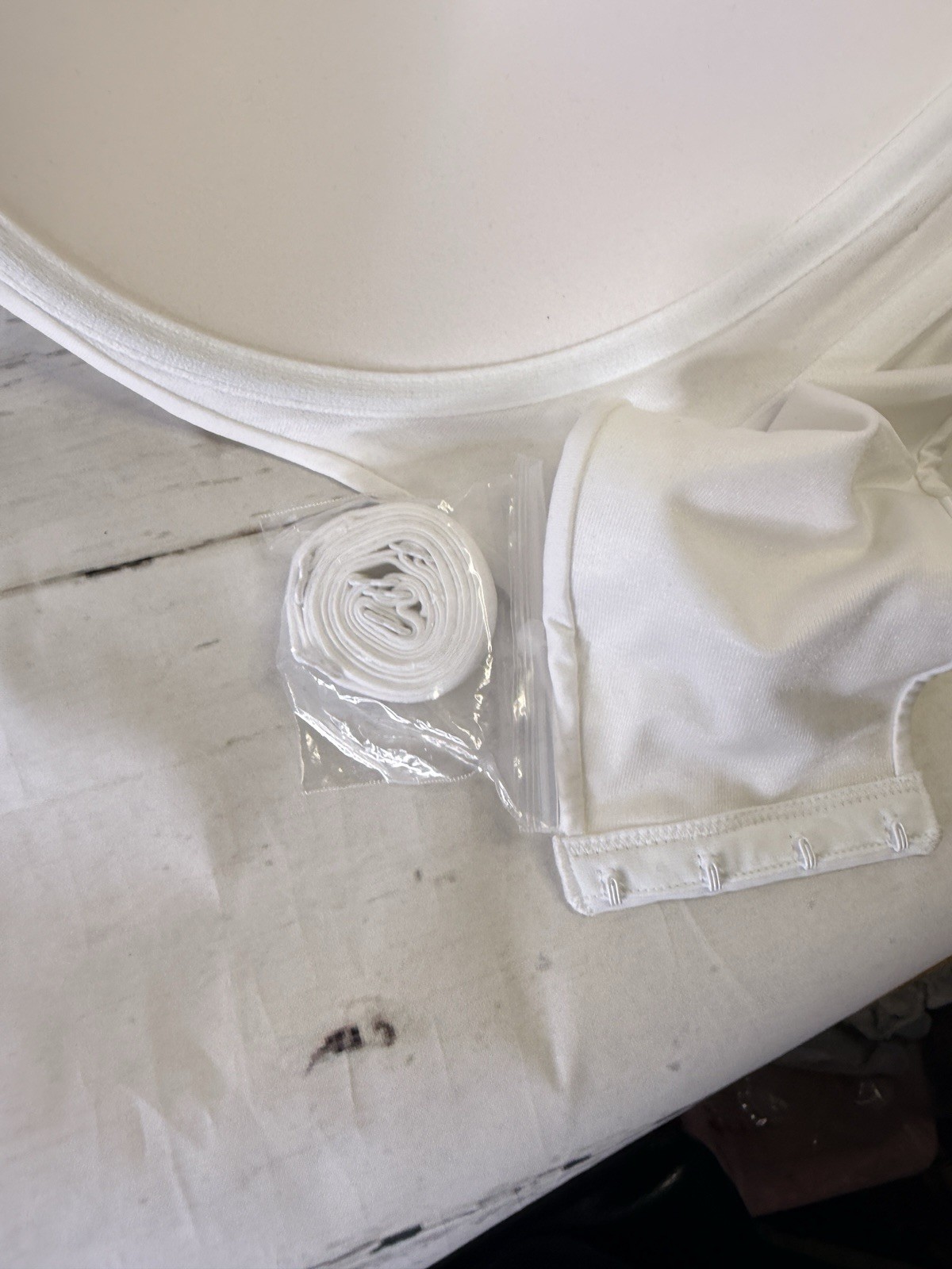 Maidenform Bra Full Coverage Convertible Strapless Bra #SN0004 White Size 40DDD