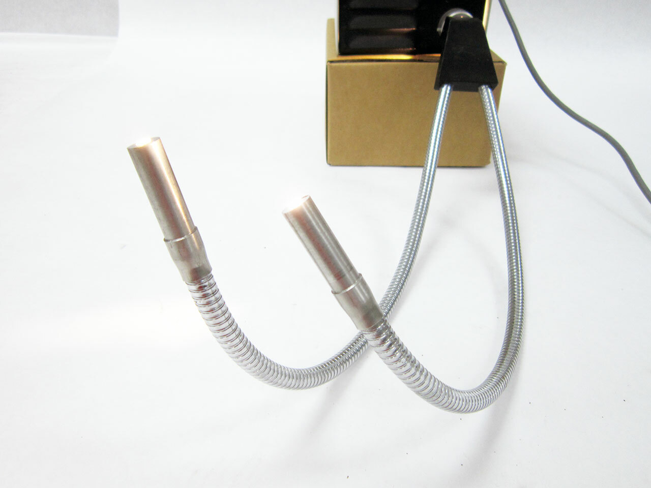 COLE PARMER 9741-50 DUAL ARM LOW NOISE ILLUMINATOR LIGHT SOURCE