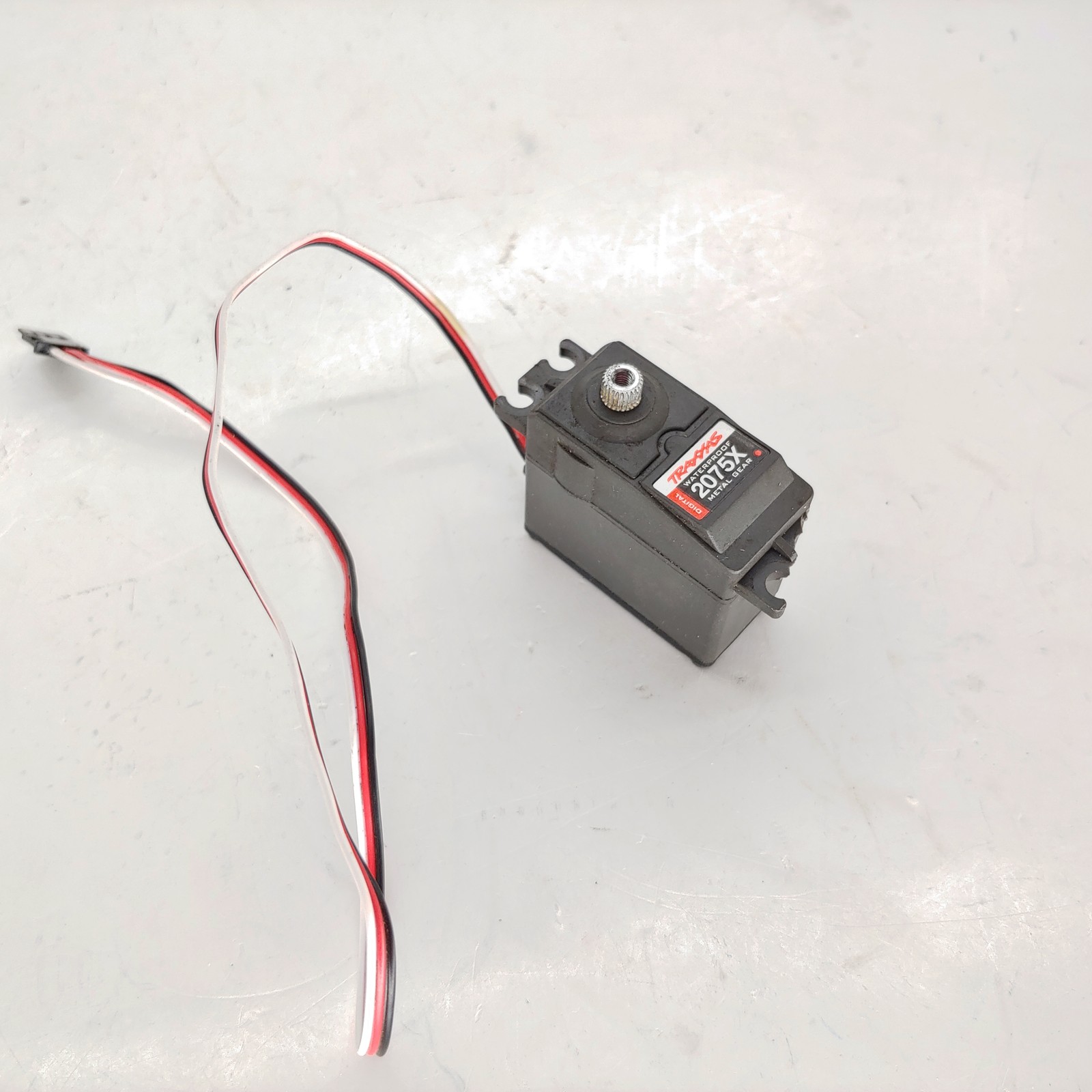 Broken Tab: Traxxas TRX-4 Tactical Rock Crawler Metal Gear 2075X Steering Servo