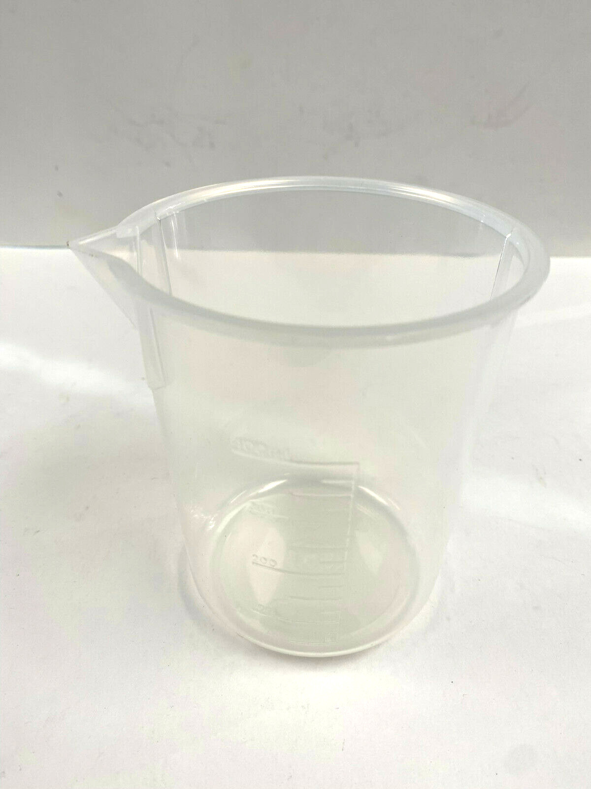 Plastic 400 mL Pouring Cups with Spout