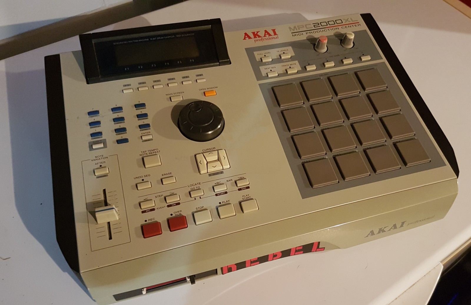 Akai MPC 2000xl Sampler +CF Card lot +Extras