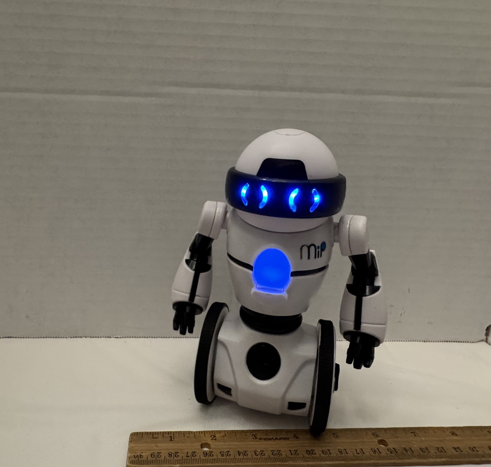 WowWee MiP White & Black Robot, Self Balancing Tested & Working!