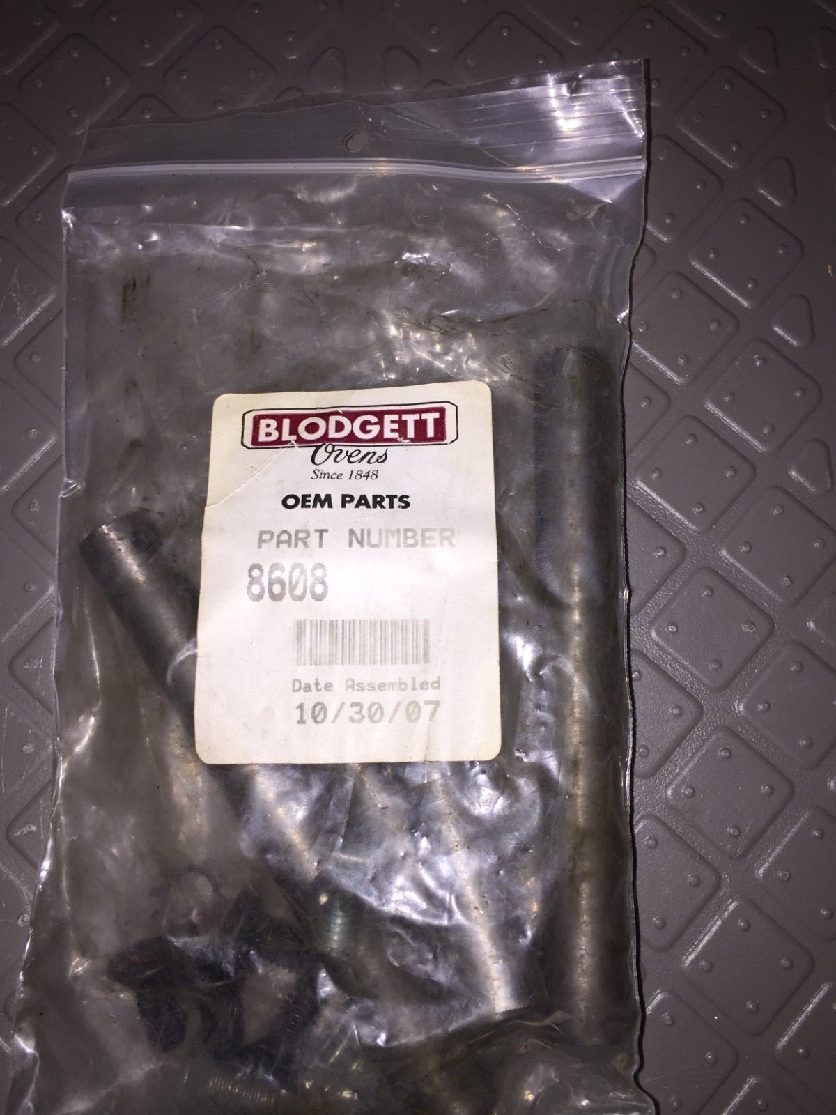 Blodgett Oven Part No. 8608 Pin & Screw Hinge Set