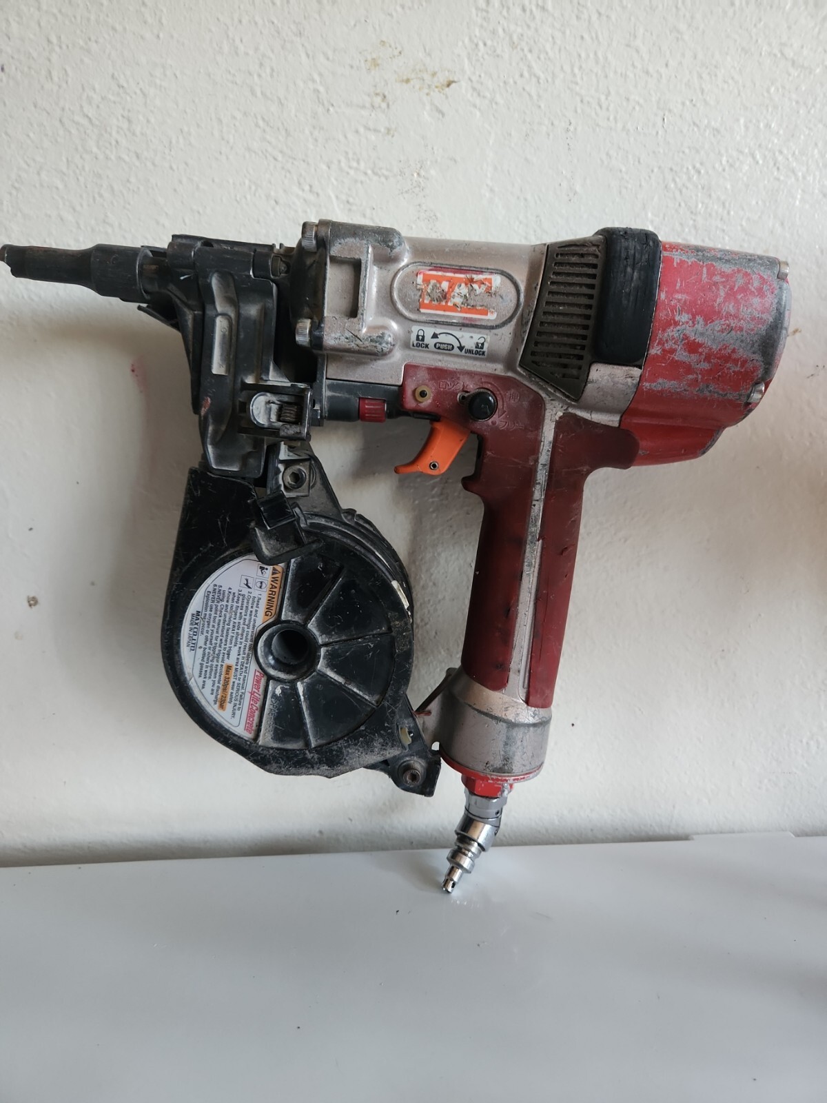 MAX HN25C 1" PNEUMATIC POWERLITE HIGH PRESSURE CONCRETE PINNER