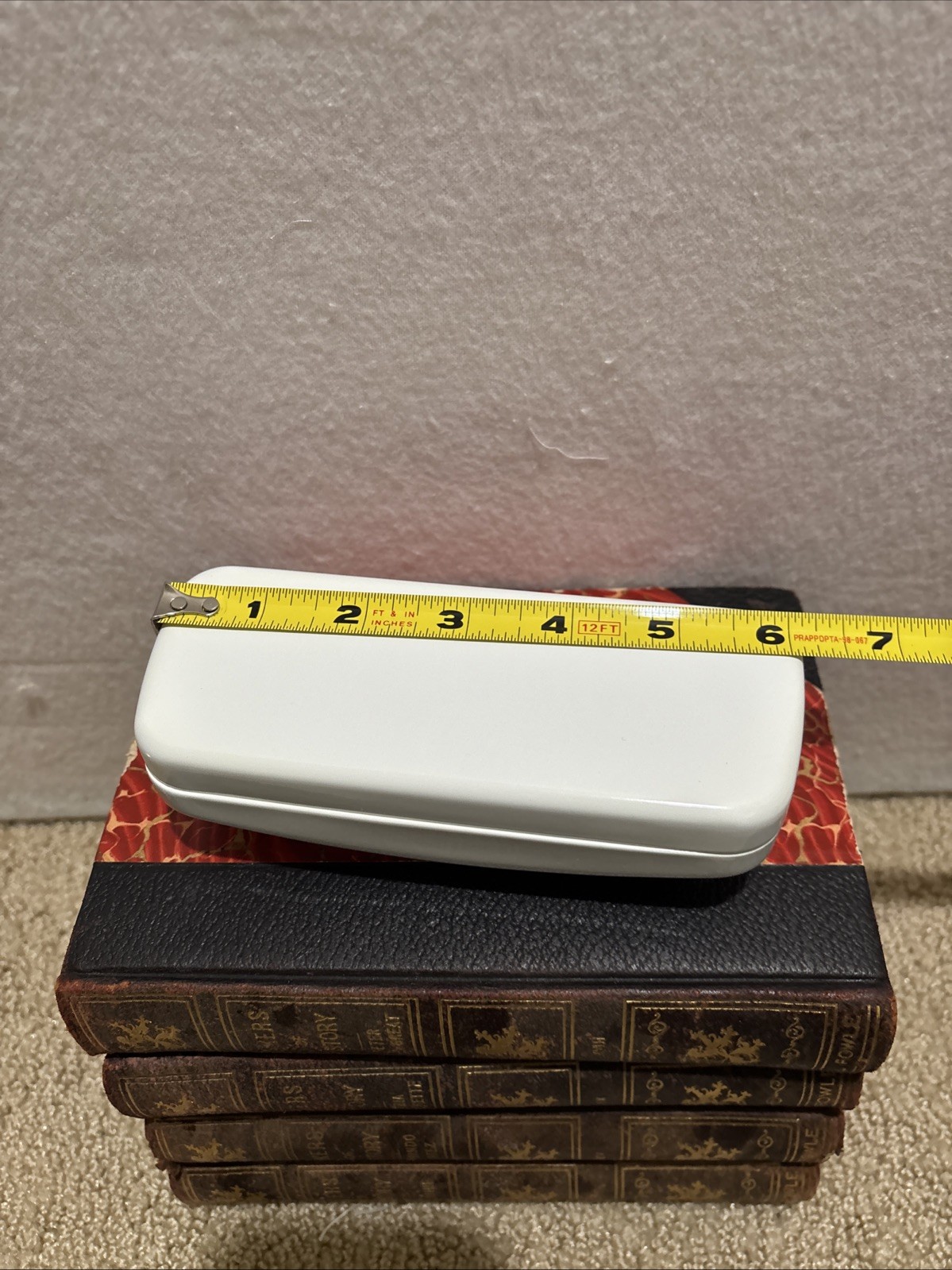 Nine West White Hard Clamshell Eyeglasses Case Black Felt Lining 6”