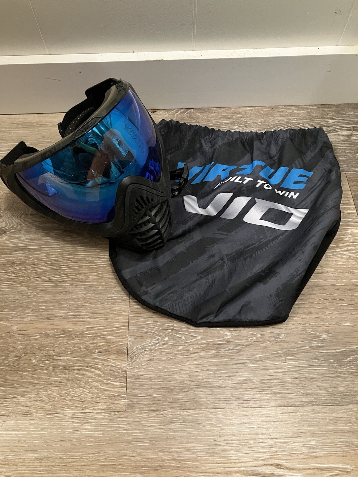 Virtue VIO Contour ll Paintball Mask/Goggle Black with Blue Lens + Bag