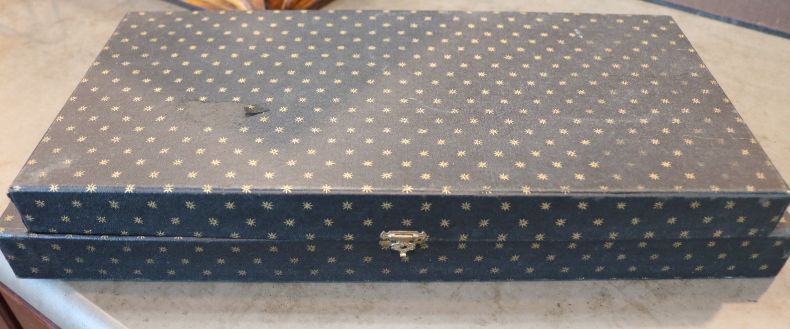 VTG GLO HILL GOLD'N'EBONY STORAGE BOX