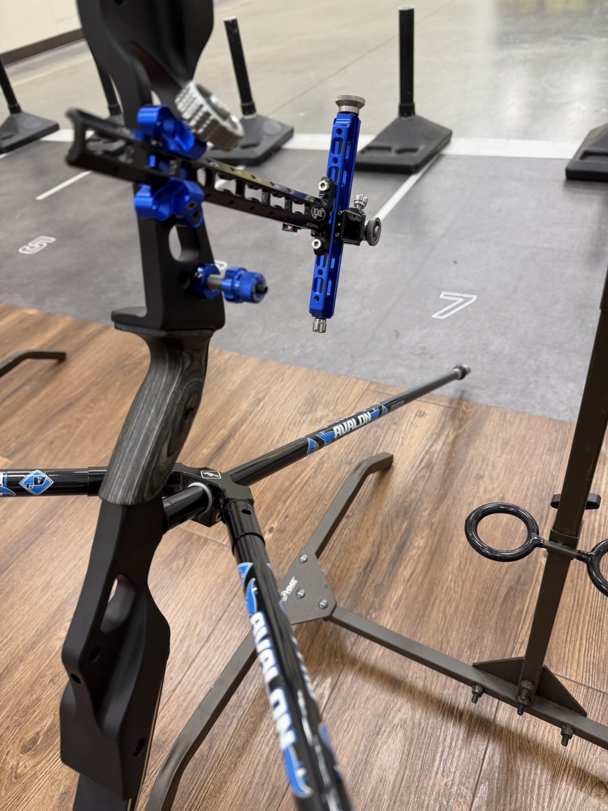 AVALON & EXE Target/Olympic Recurve Archery Bow Accessory Package - Blue/Black